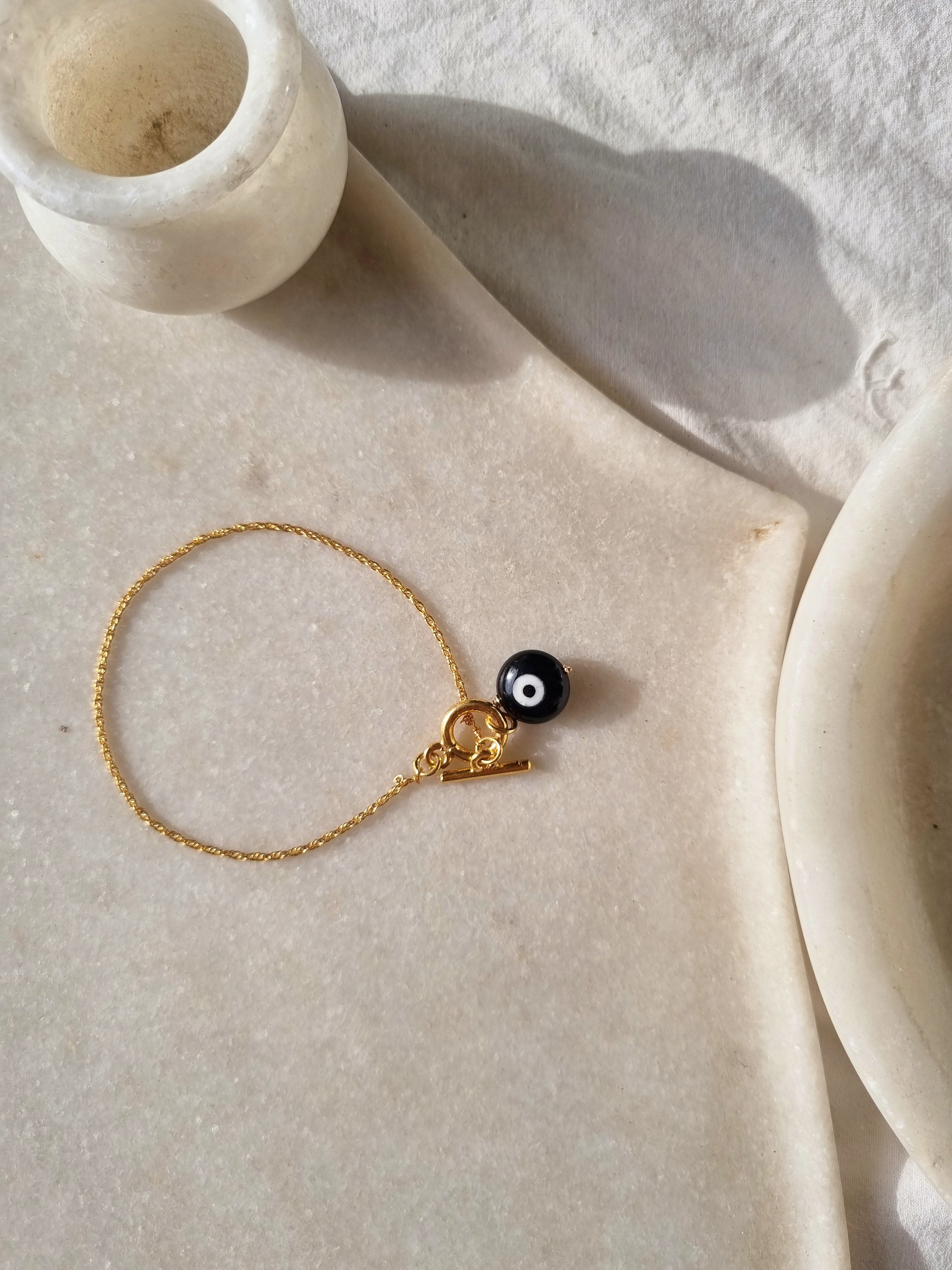 ayenan  - Black Onyx Evil Eye Toggle Bracelet