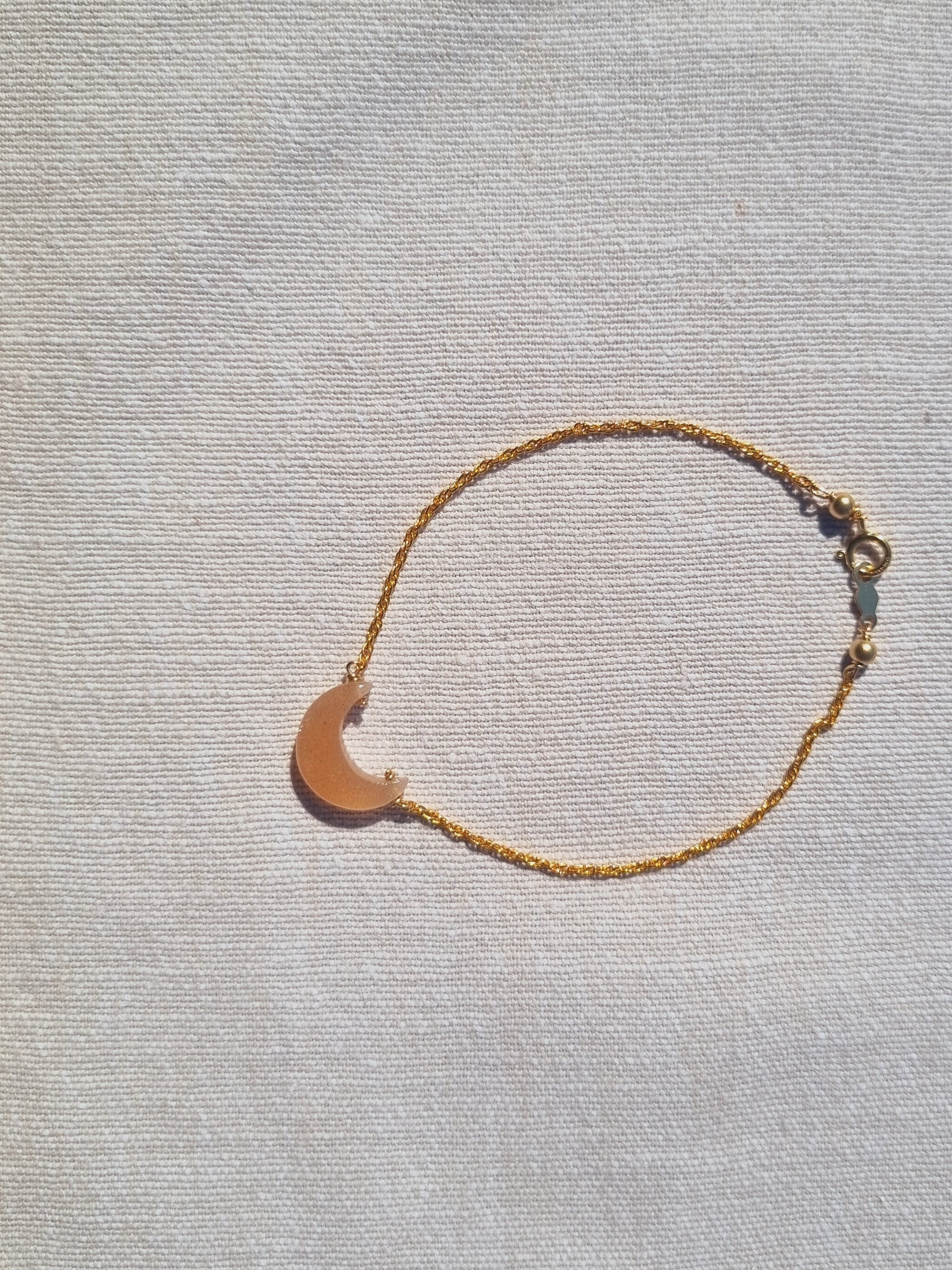 adhvaya - Peach moonstone Luna Bracelet