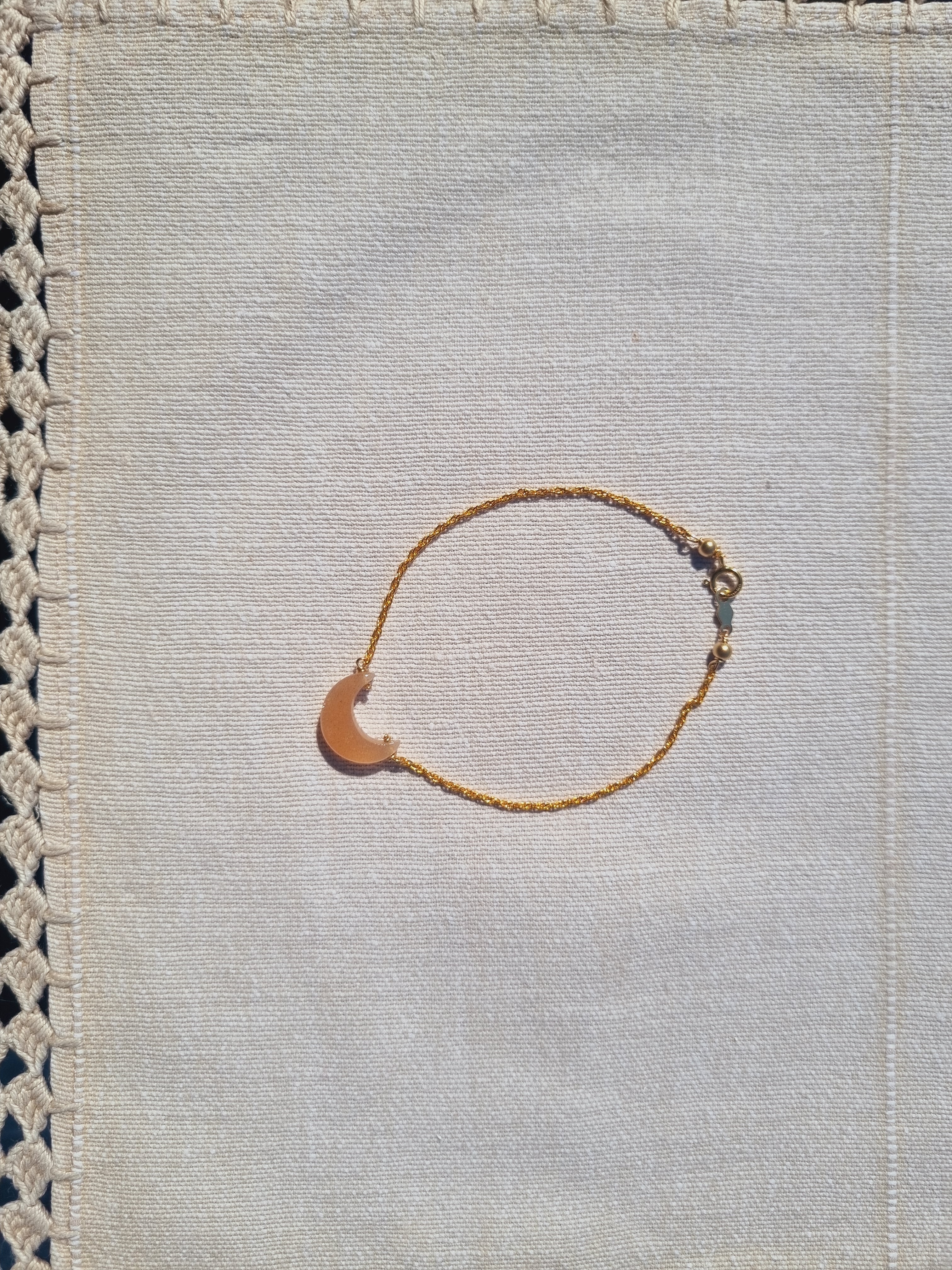 adhvaya - Peach moonstone Luna Bracelet