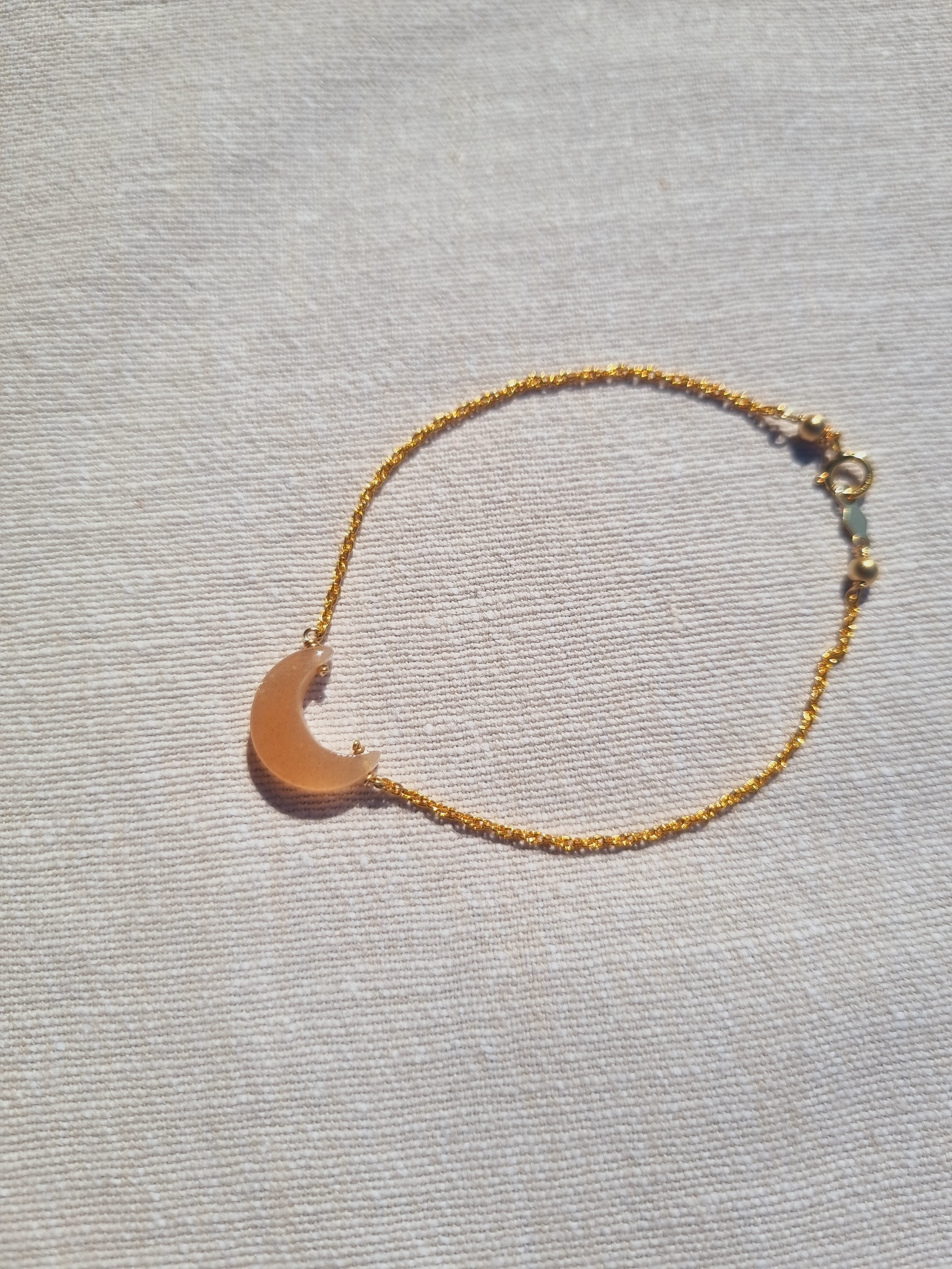 adhvaya - Peach moonstone Luna Bracelet