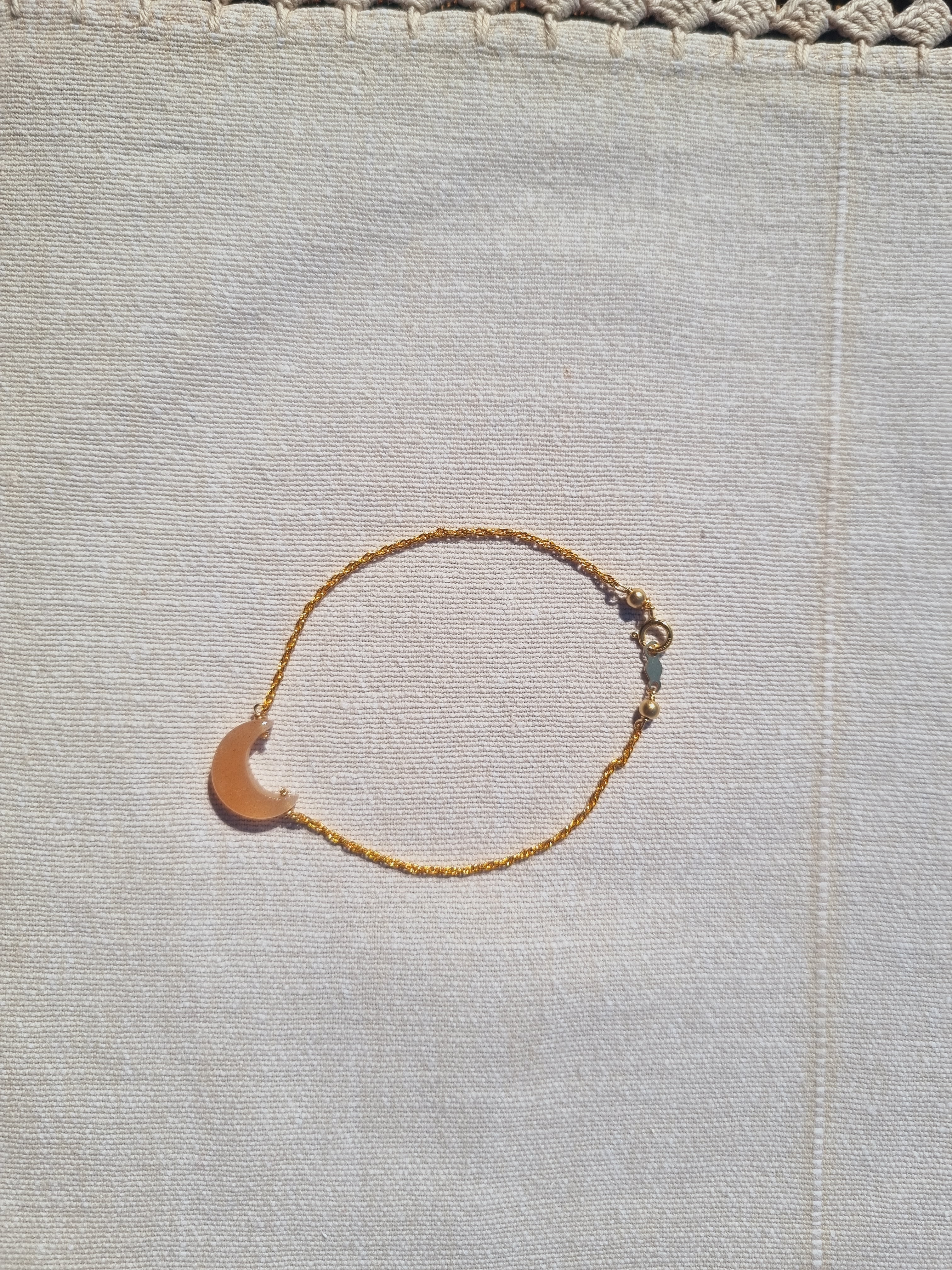 adhvaya - Peach moonstone Luna Bracelet