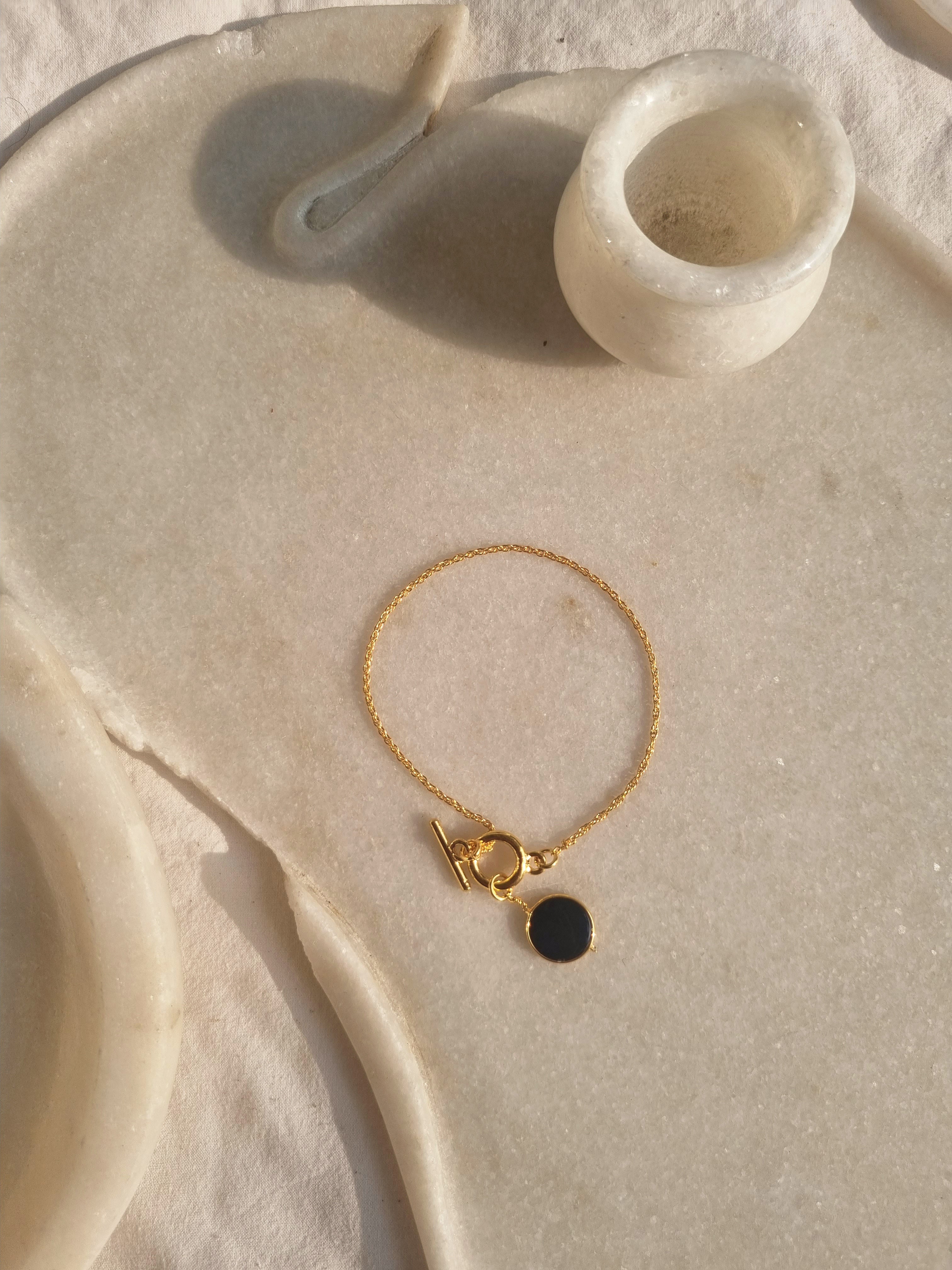 haas - Black Onyx Round Toggle Bracelet