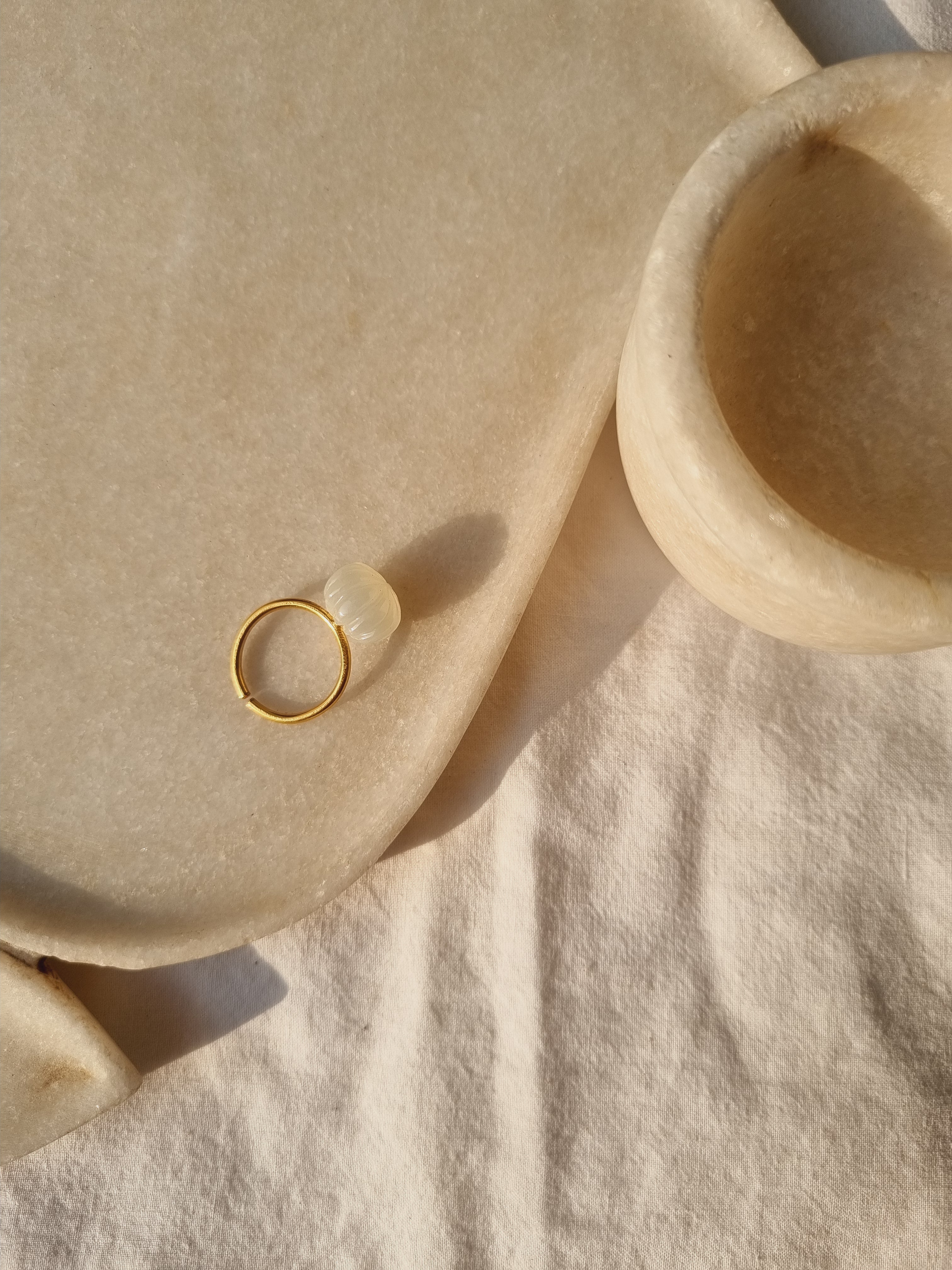 kaling - White Moonstone Melon Ring