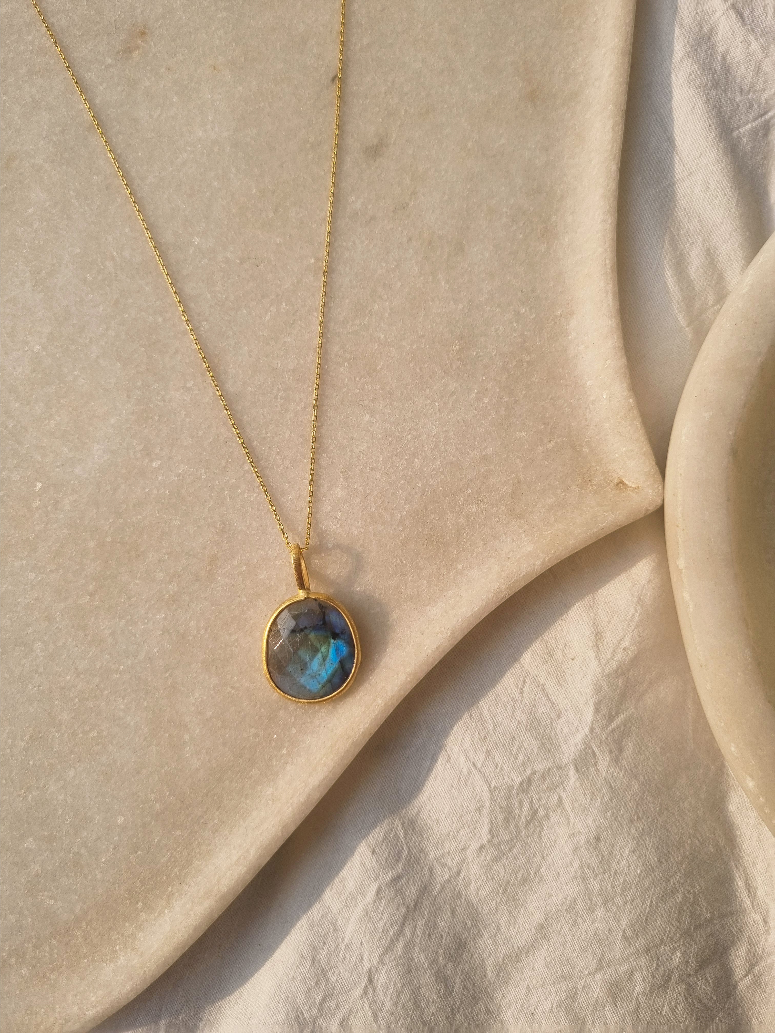 soul - Labradorite Pendant