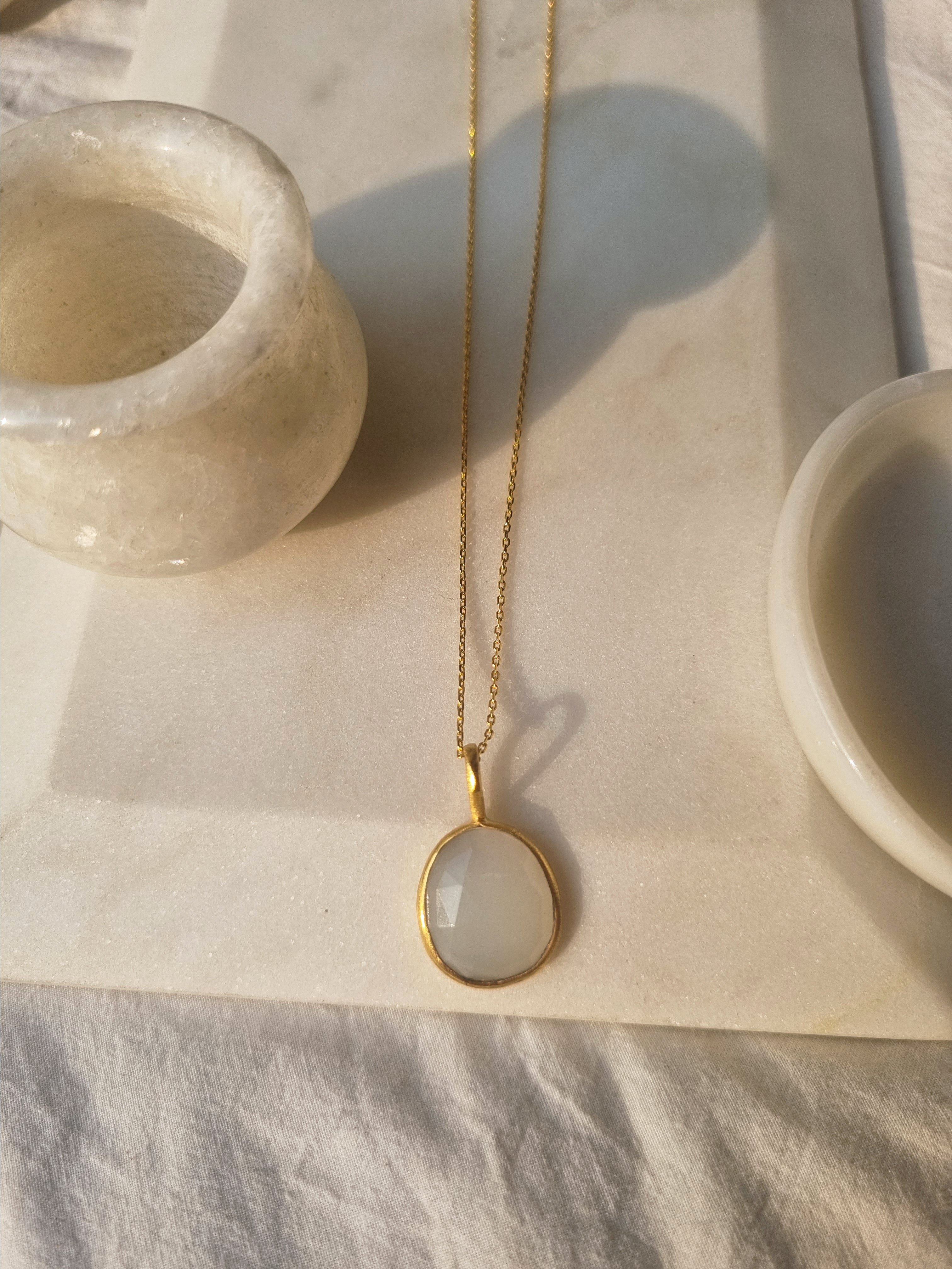 soul - White Moonstone Pendant