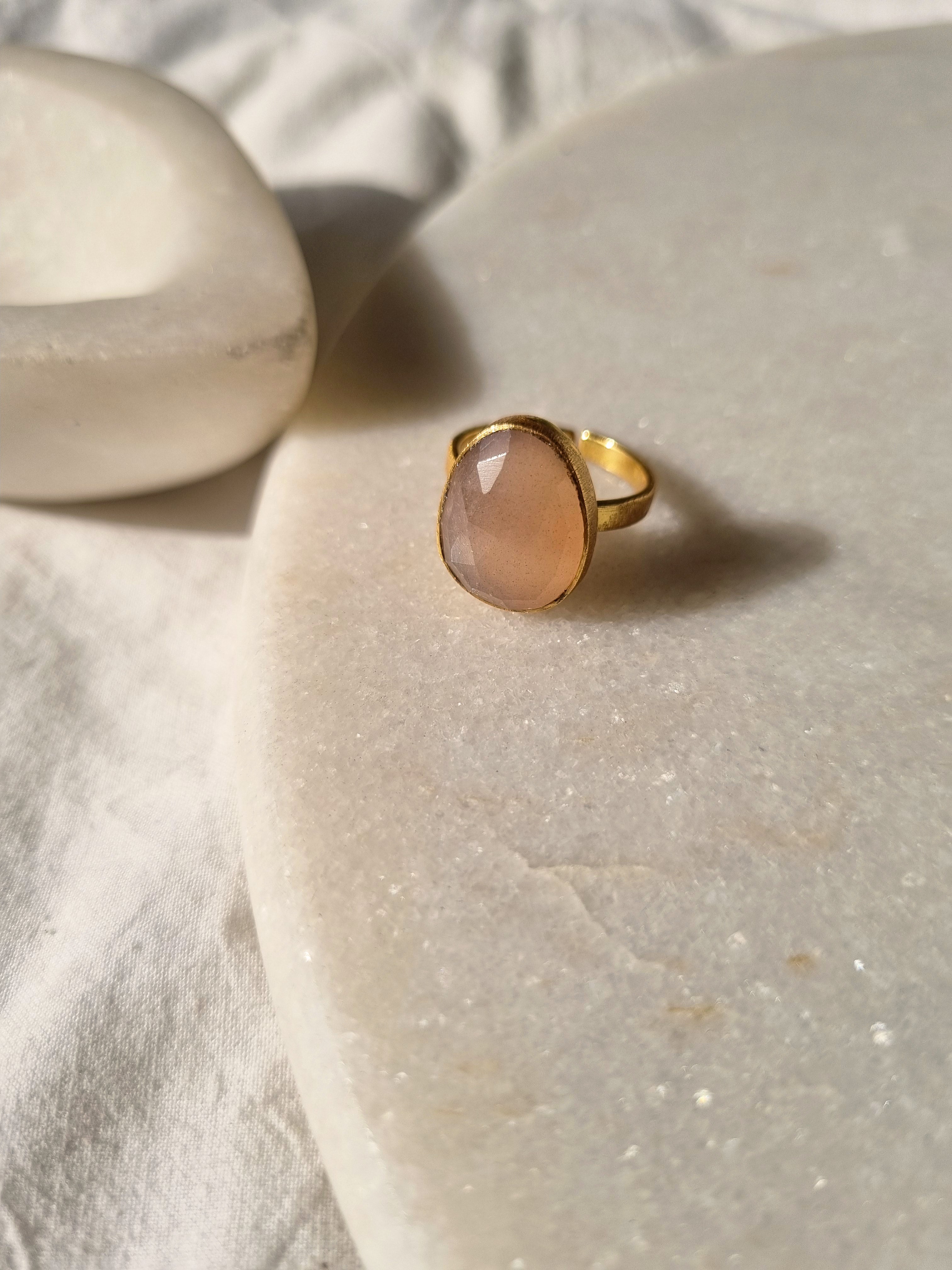 mars - Peach Moonstone Soul Ring