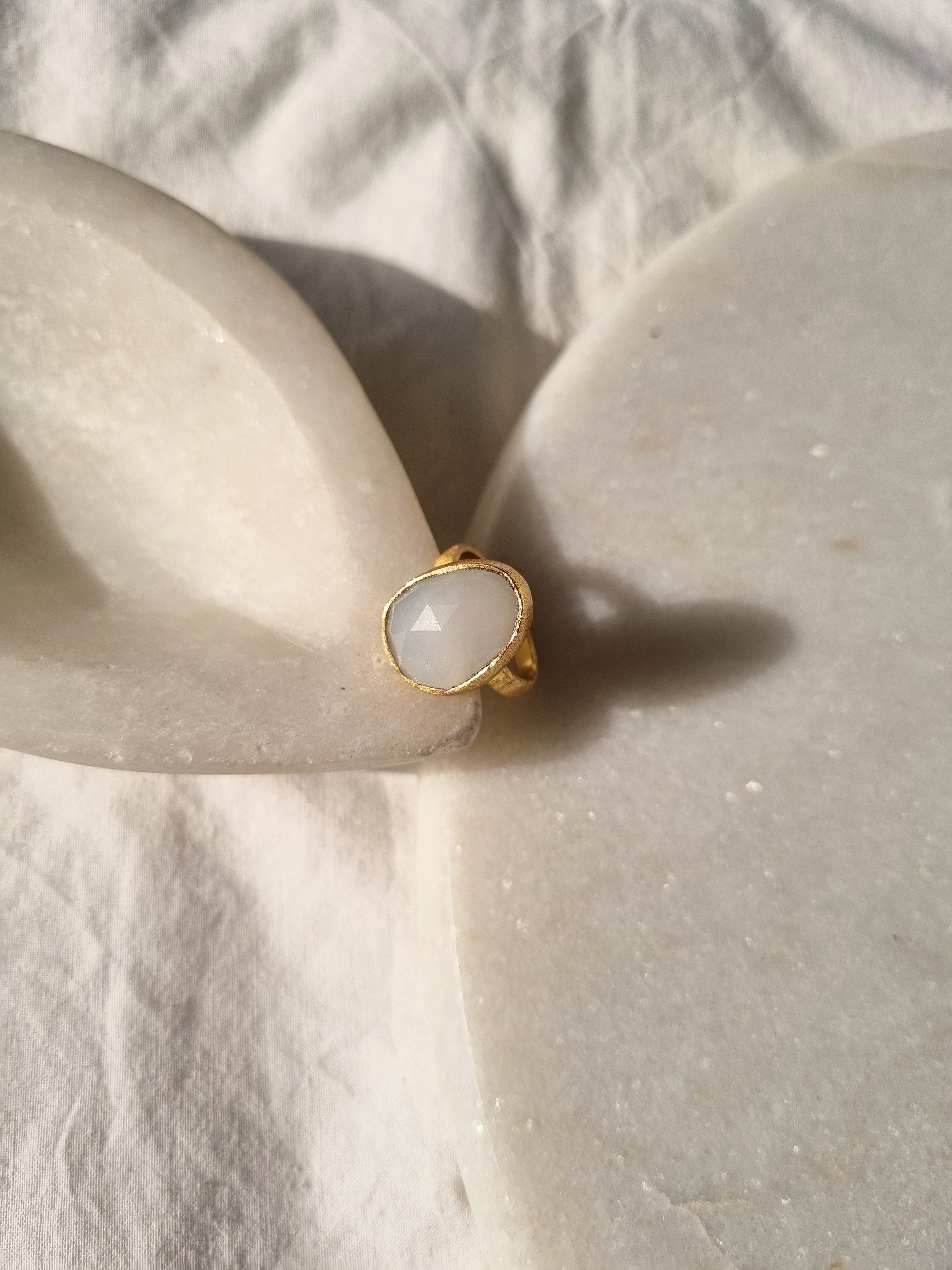 soul - White Moonstone Ring