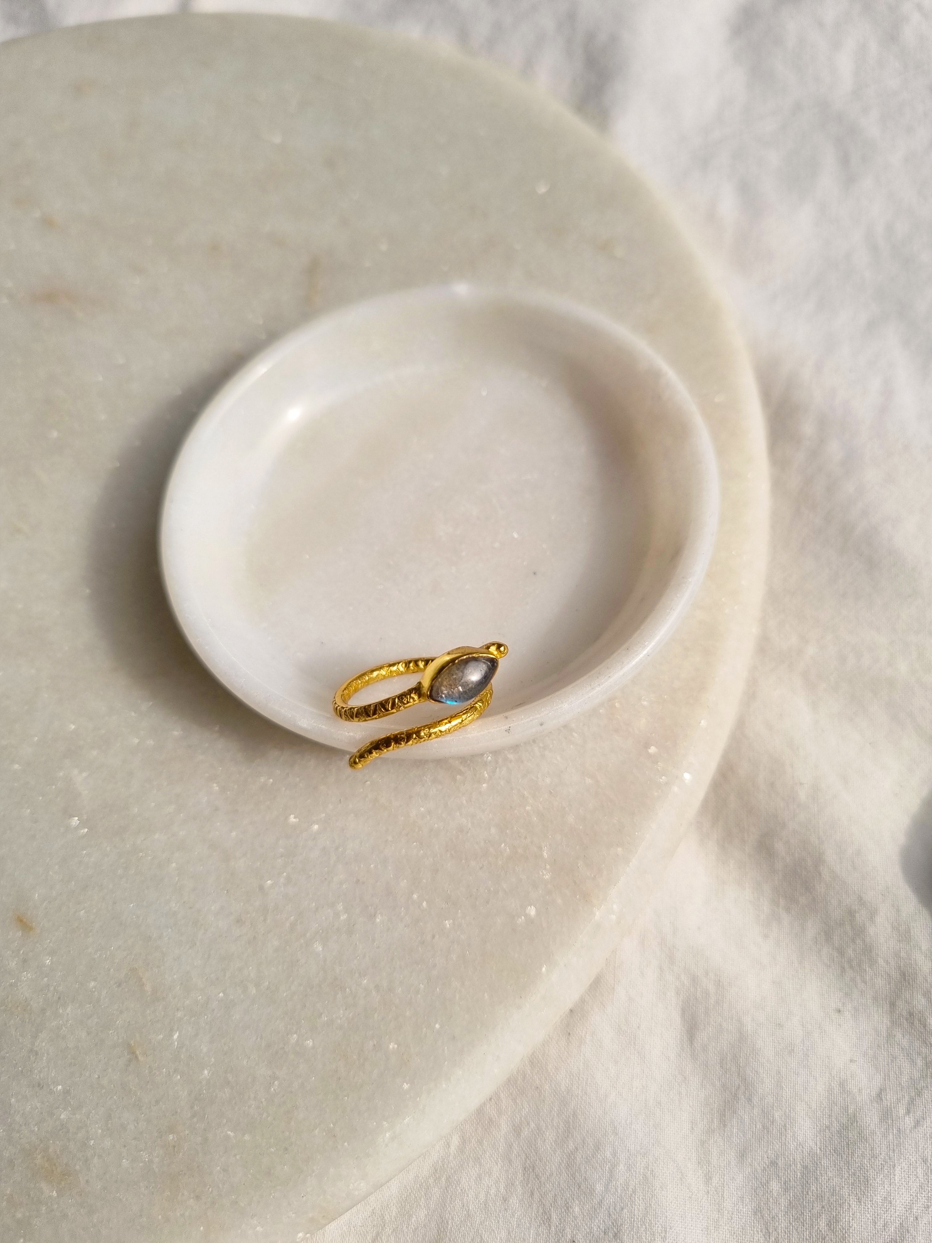 snake ring- Labradorite