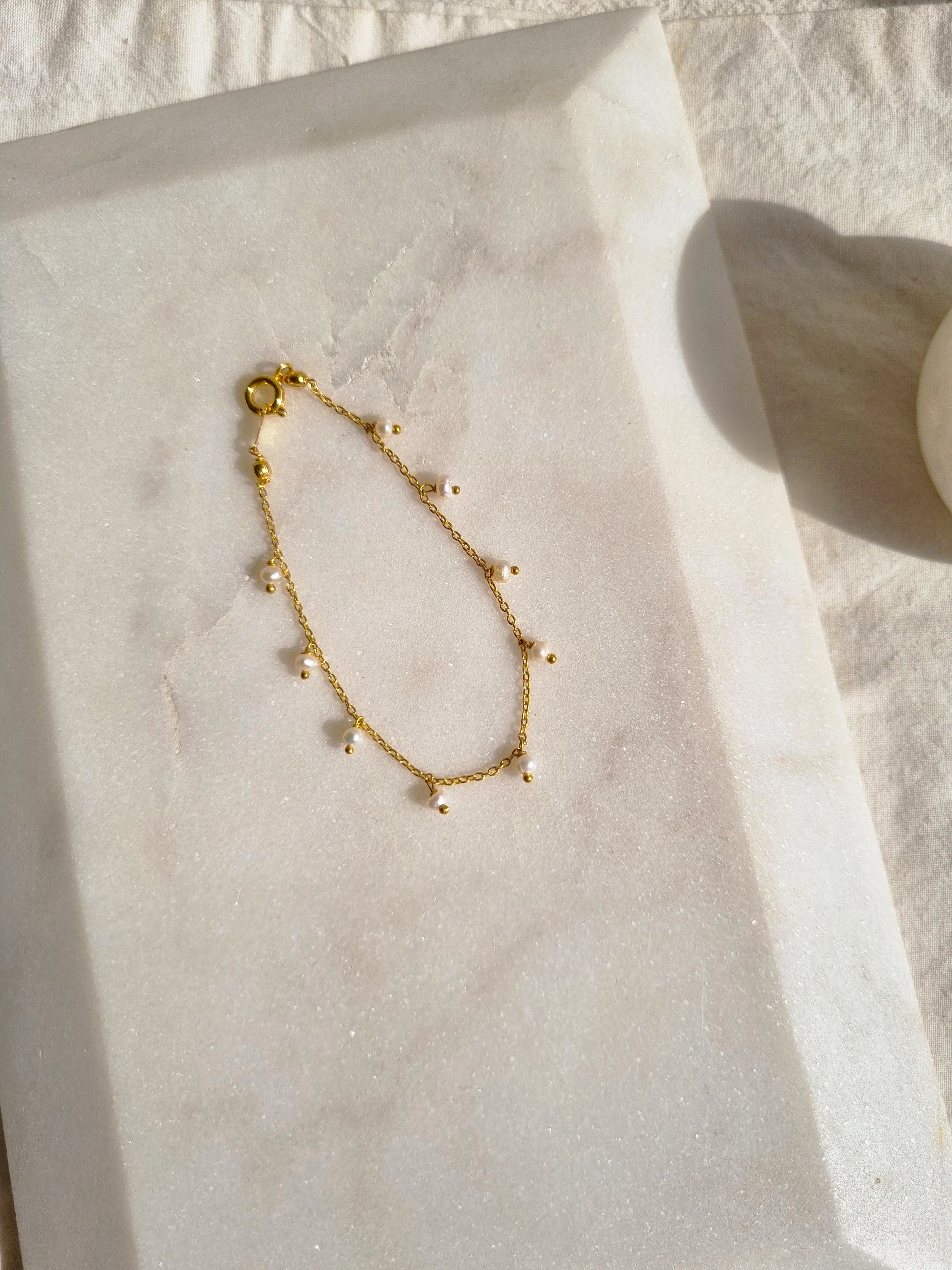apiti- Pearl Baati Drop Bracelet