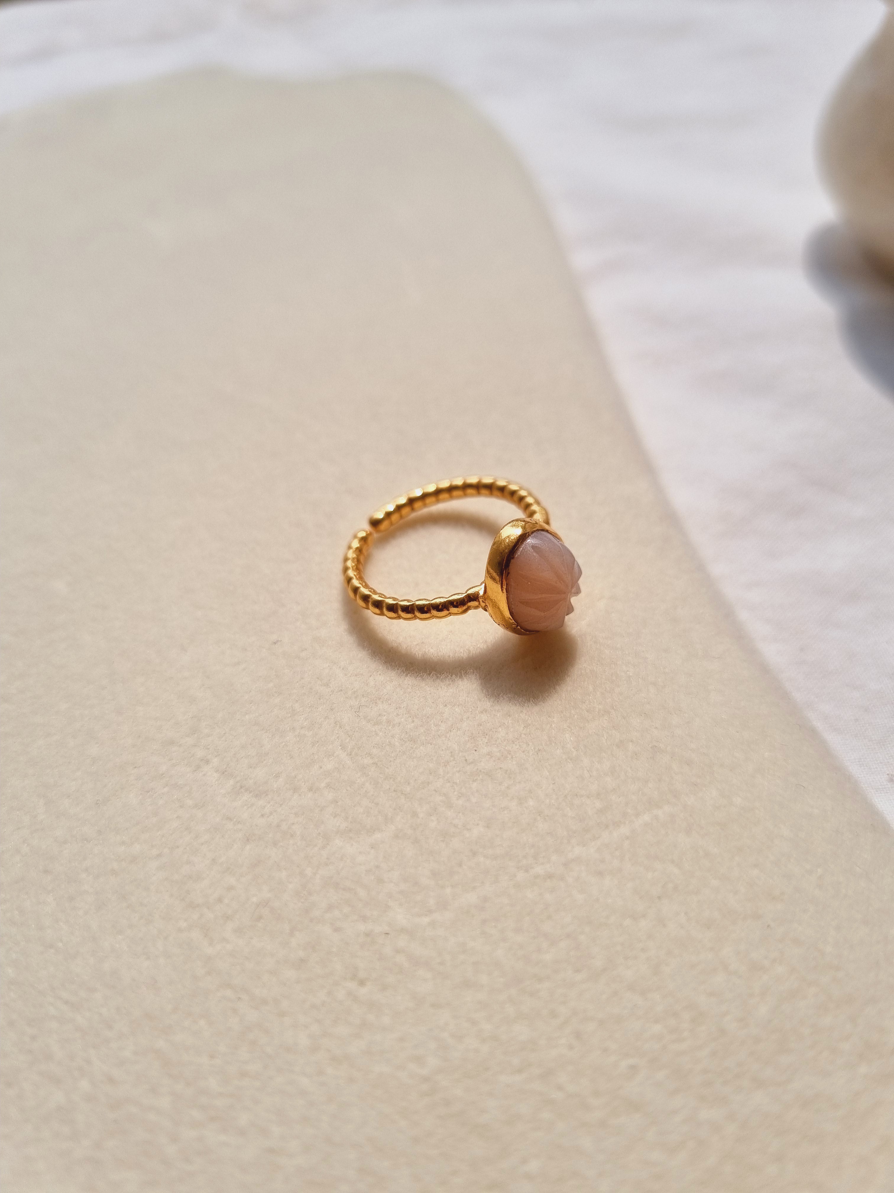 agam- Peach Moonstone Oval Melon Ring