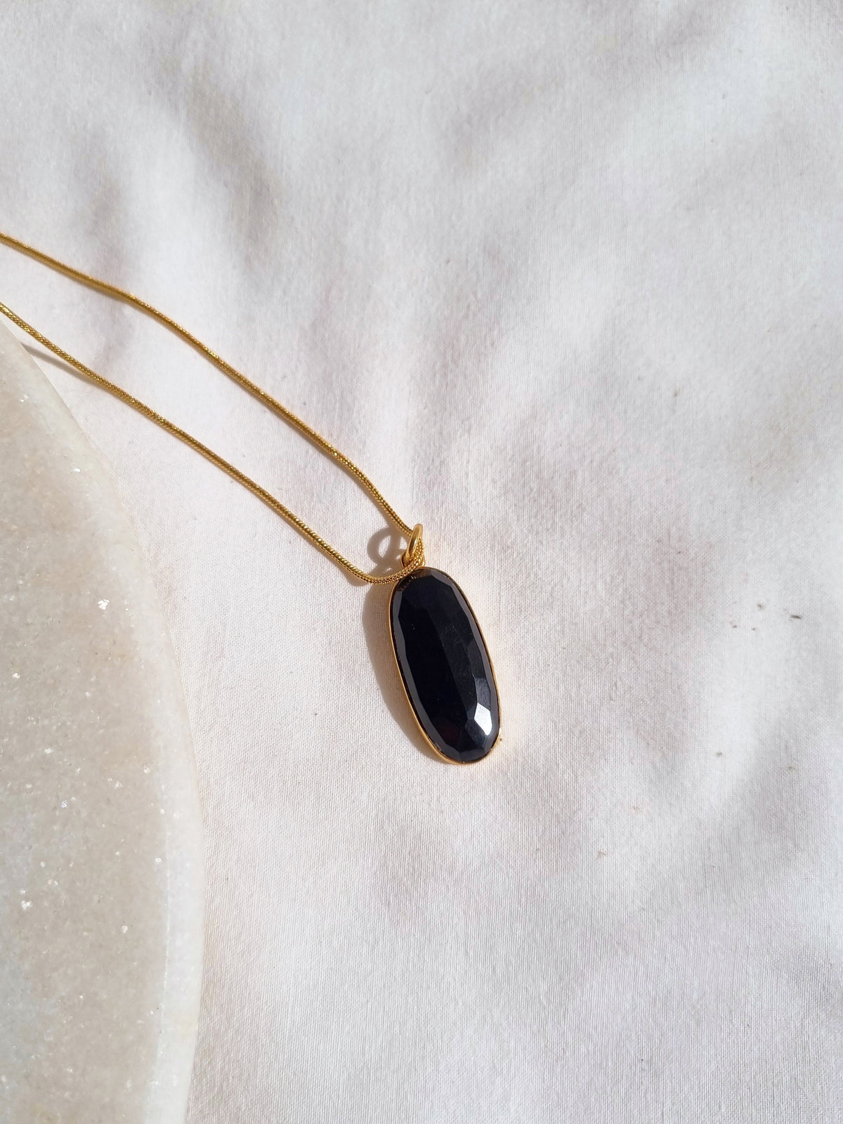 nira – Black Onyx Capsule Men's Pendant