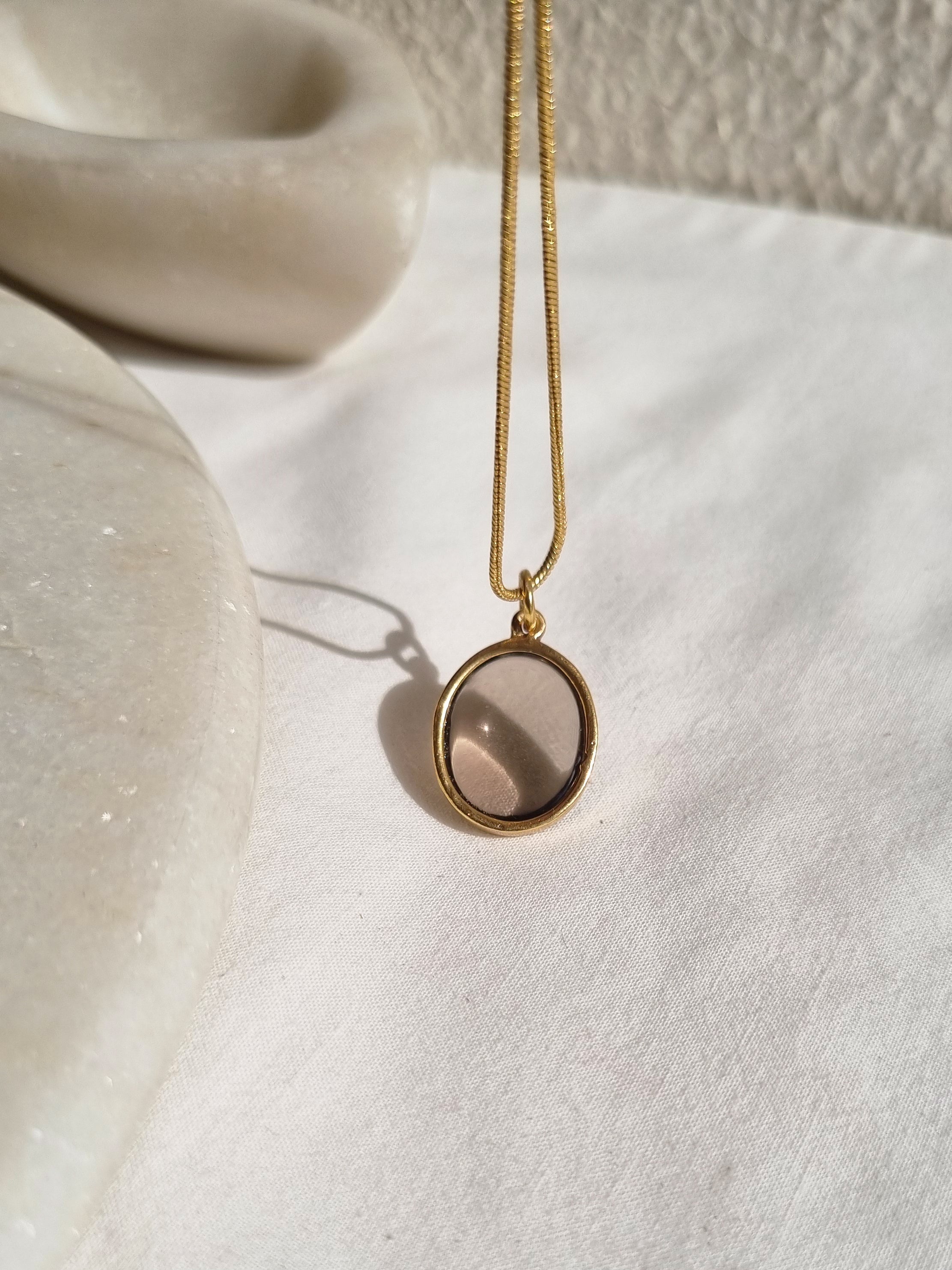 vana - Smoky Quartz Oval Men's Pendant