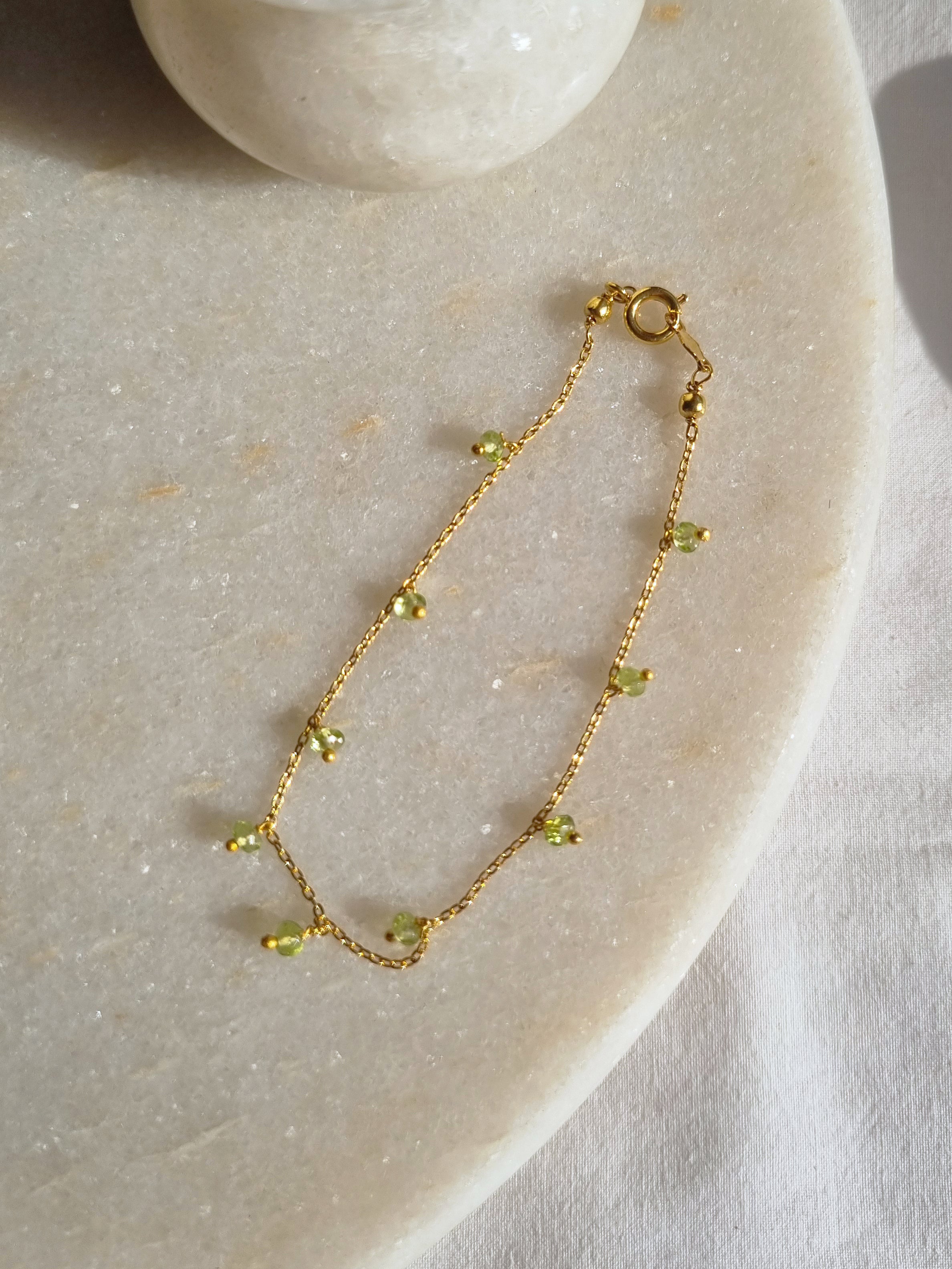 apiti - Peridot Baati Drop Bracelet