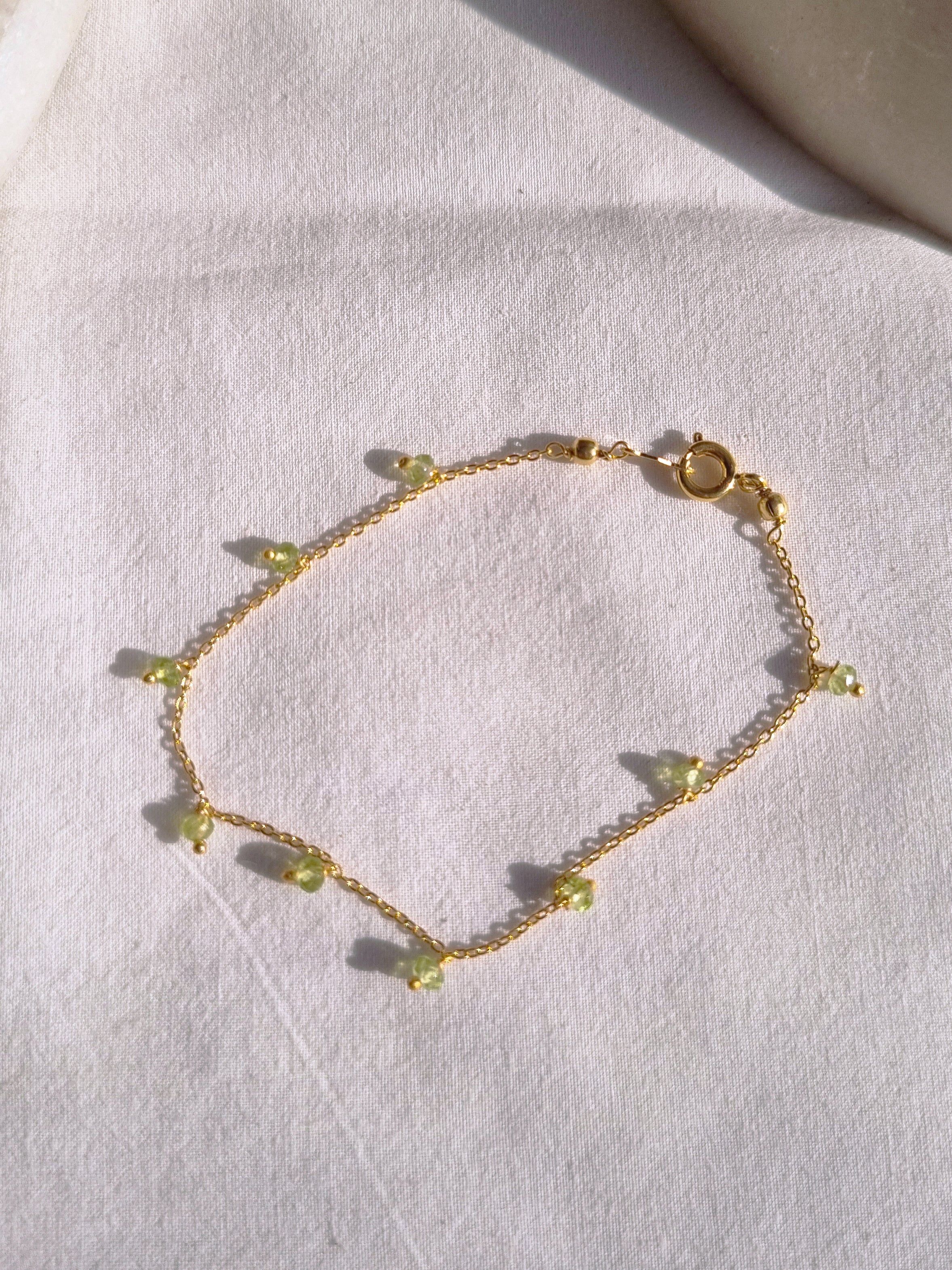 apiti - Peridot Baati Drop Bracelet