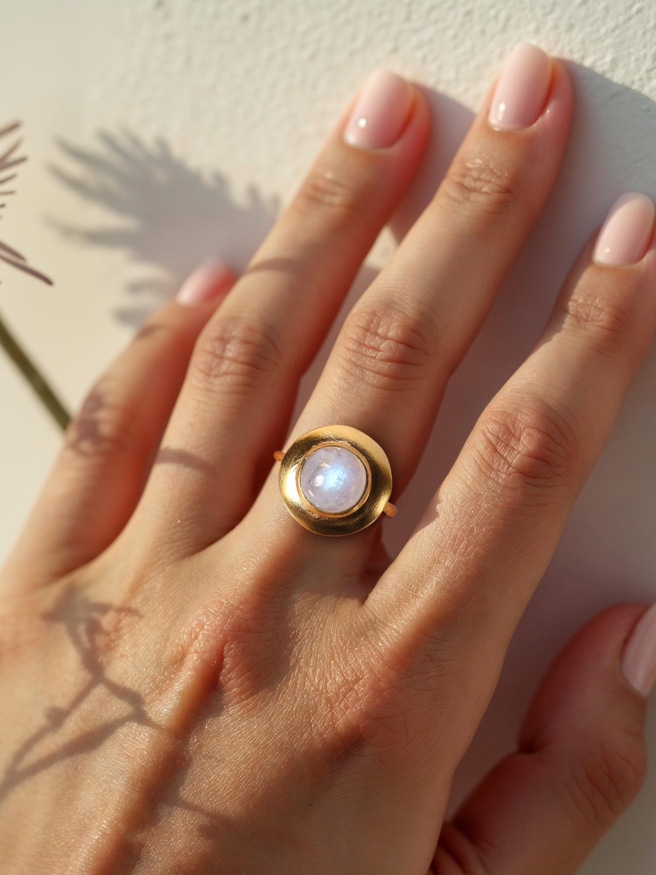 vaman - Rainbow Moonstone Scarlet Sol Ring