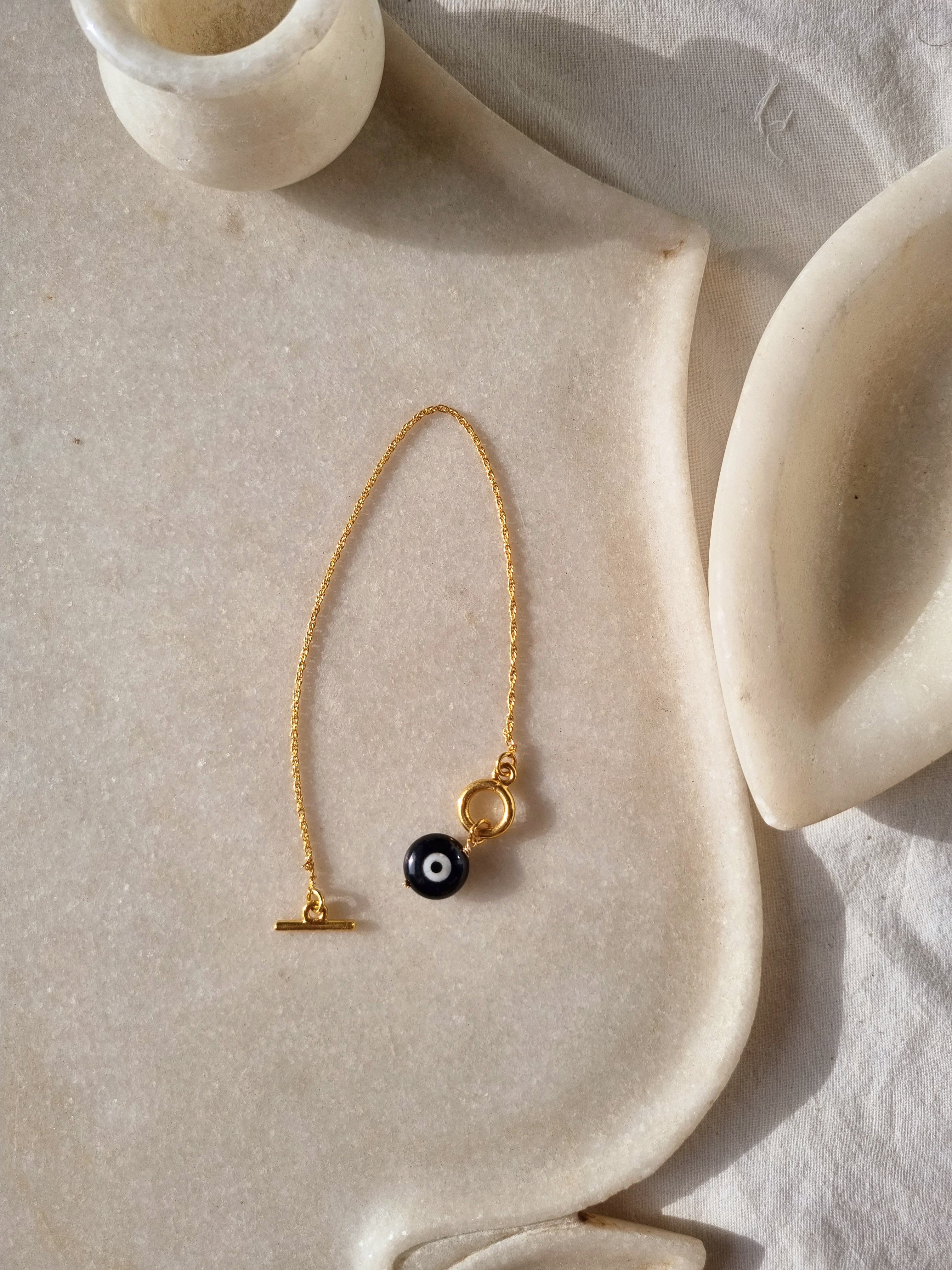 ayenan  - Black Onyx Evil Eye Toggle Bracelet