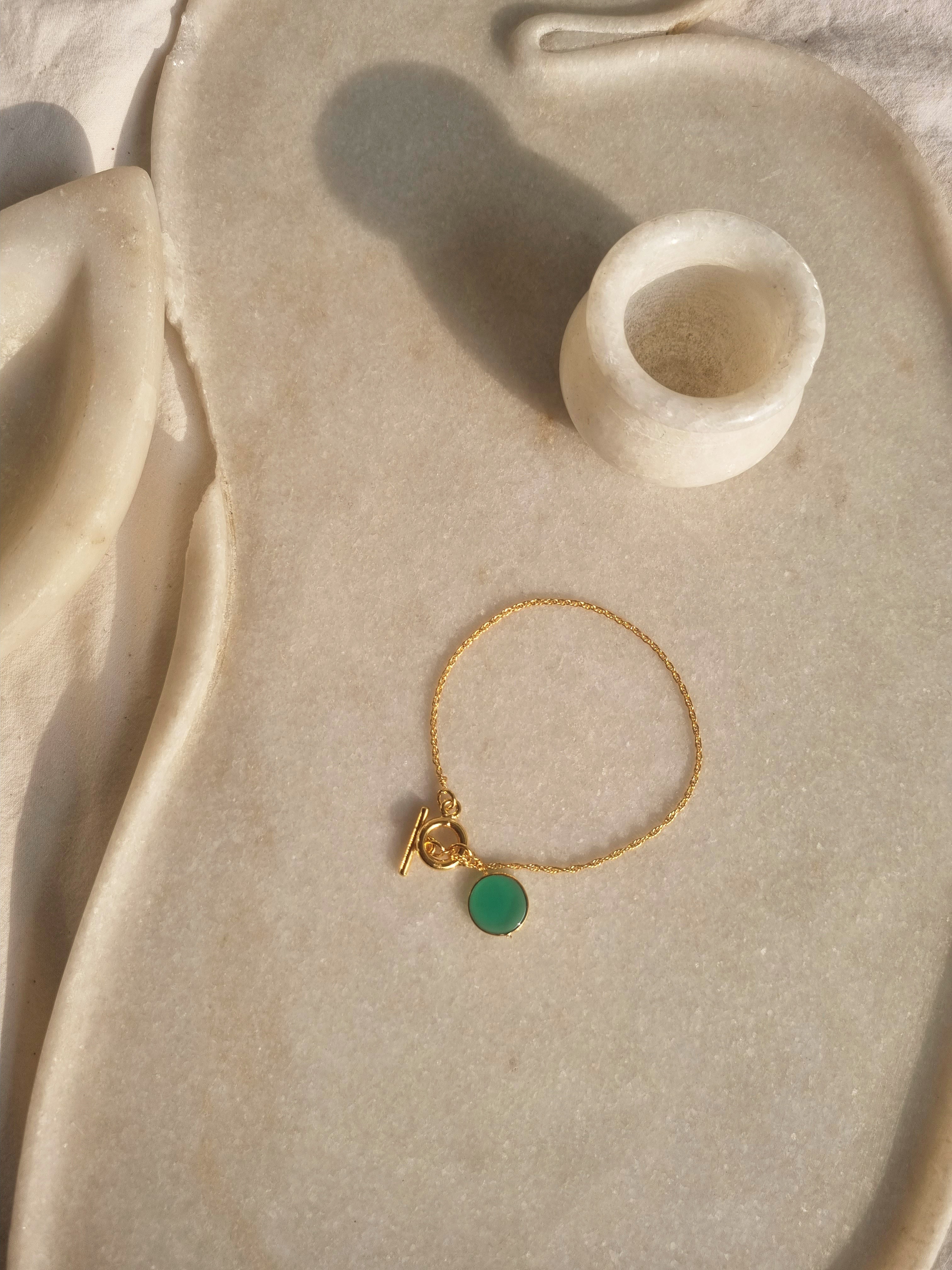 haas - Green Onyx Round Toggle Bracelet