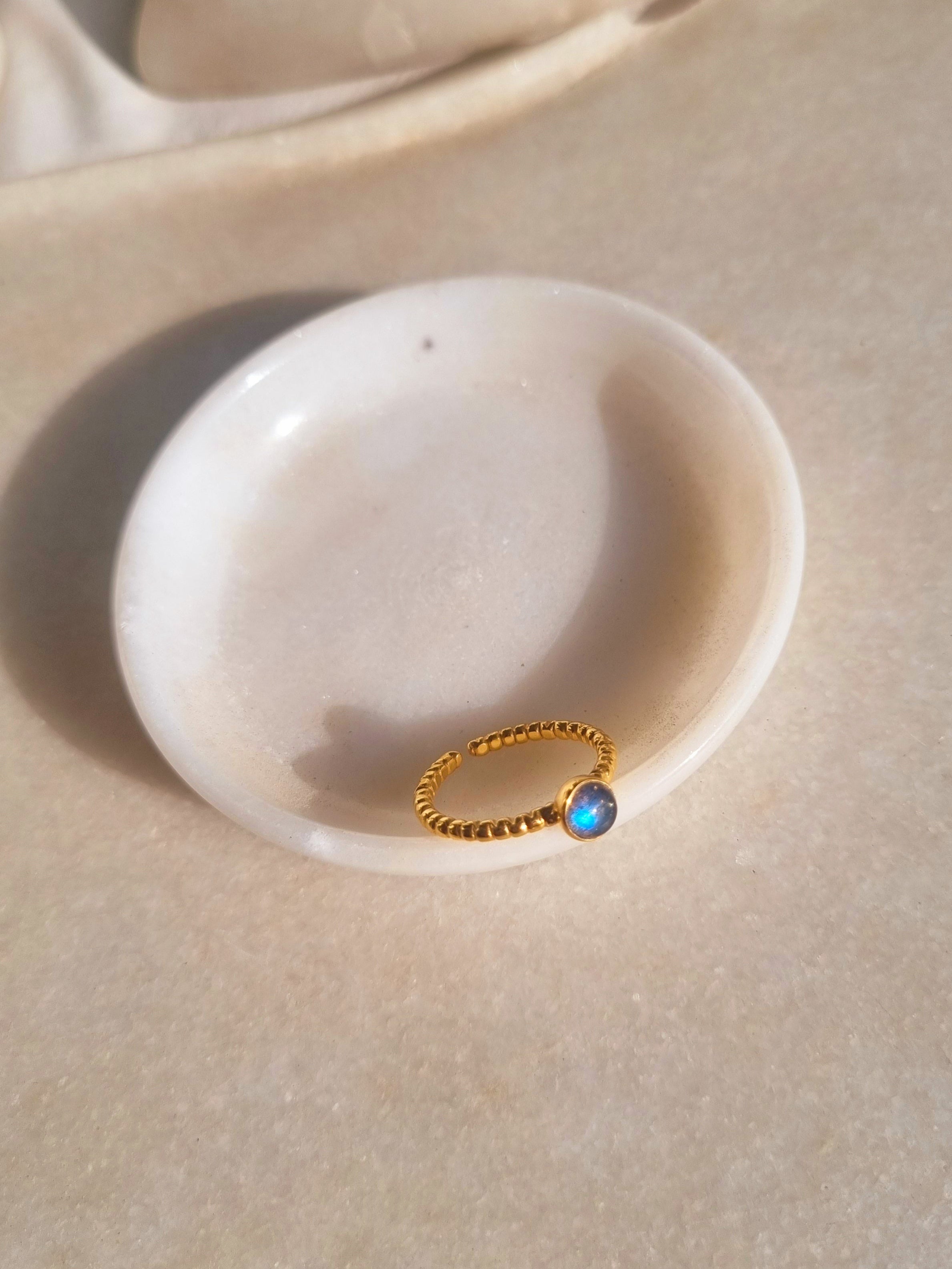 sukra - Labradorite Venus Ring