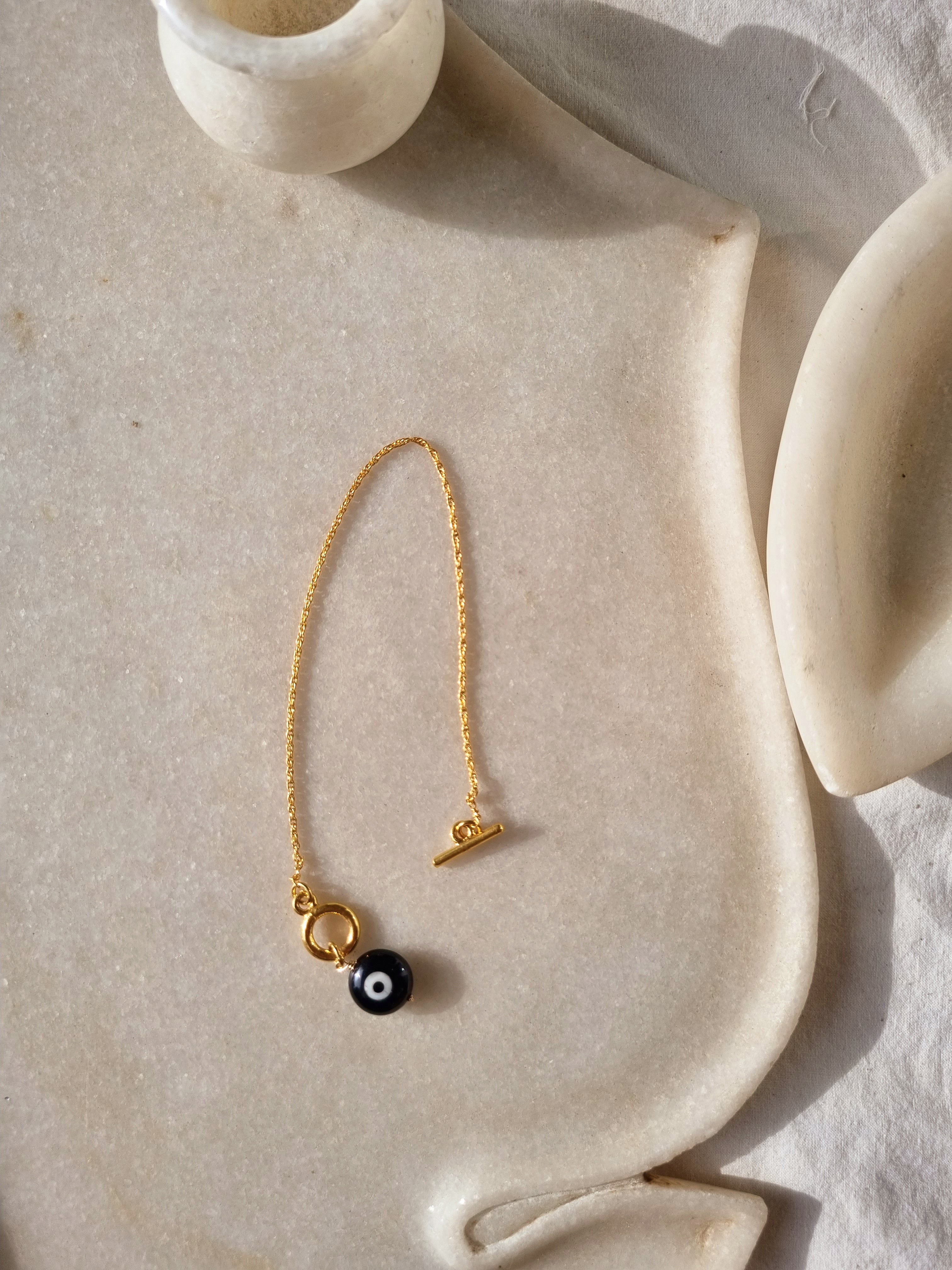 ayenan - Black Onyx Evil Eye Toggle Bracelet