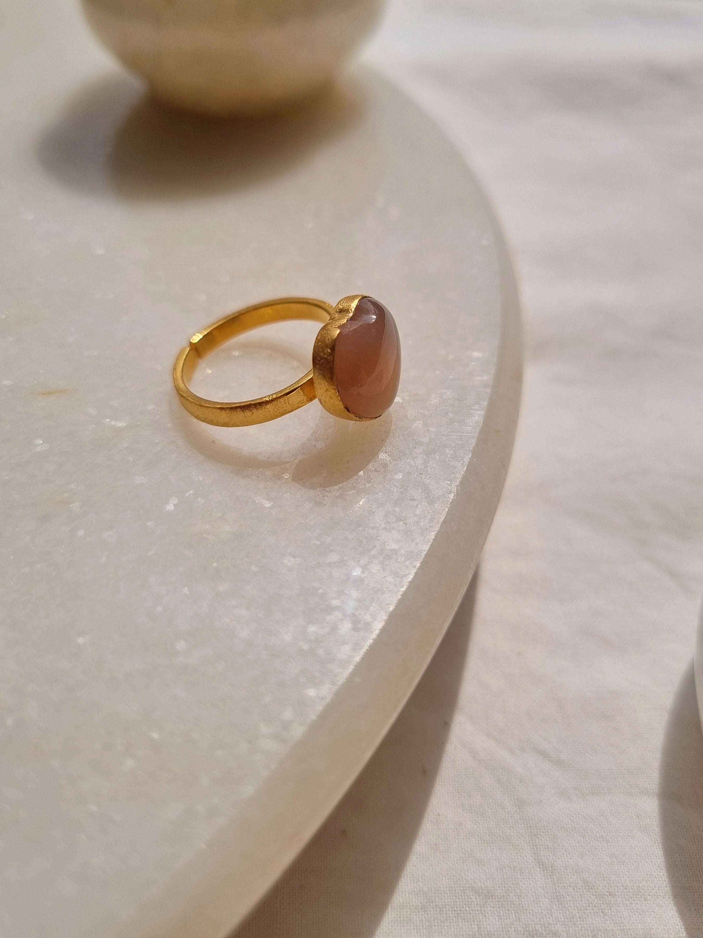 anava - Peach Moonstone Heart Ring