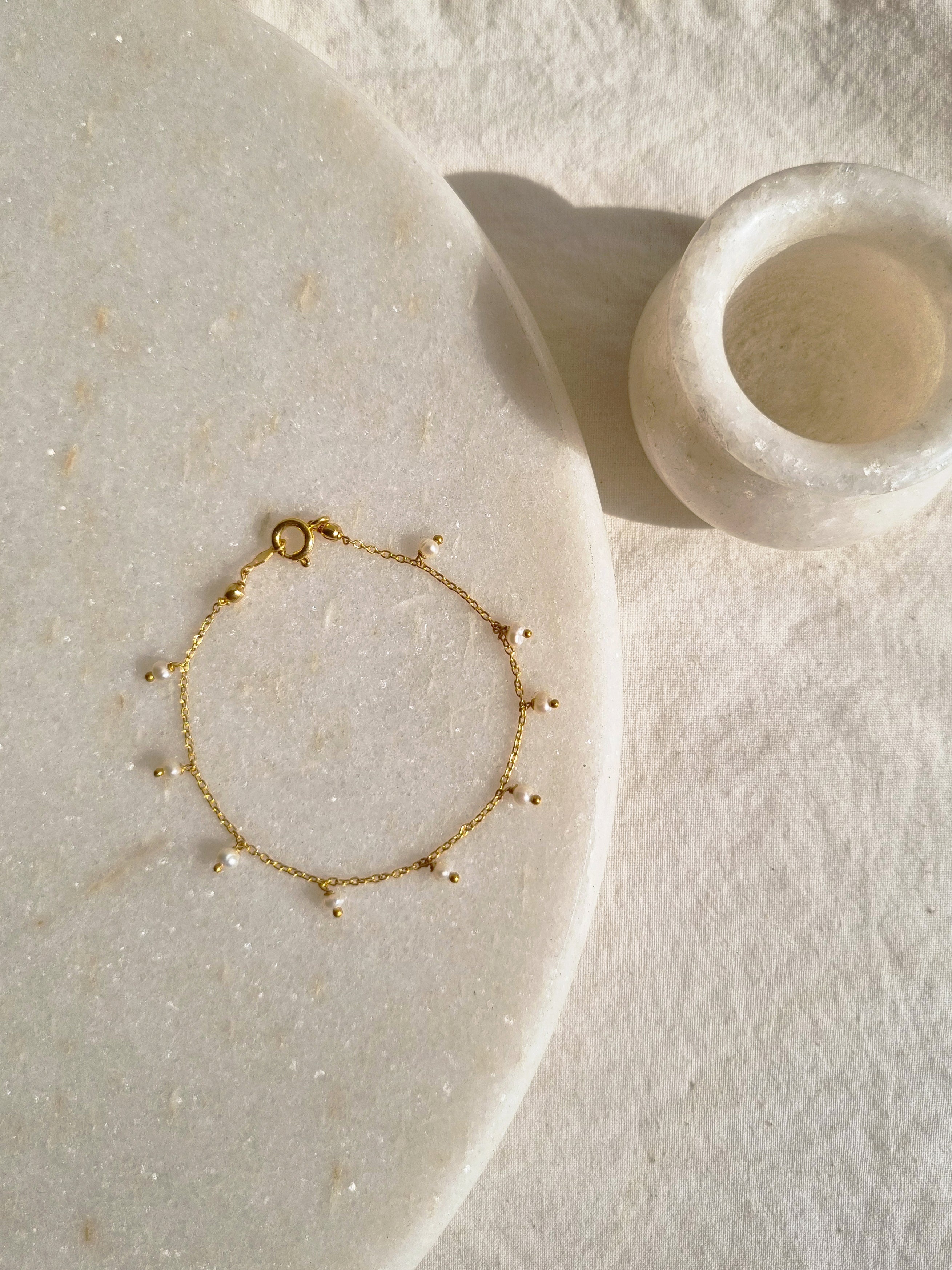 apiti- Pearl Baati Drop Bracelet