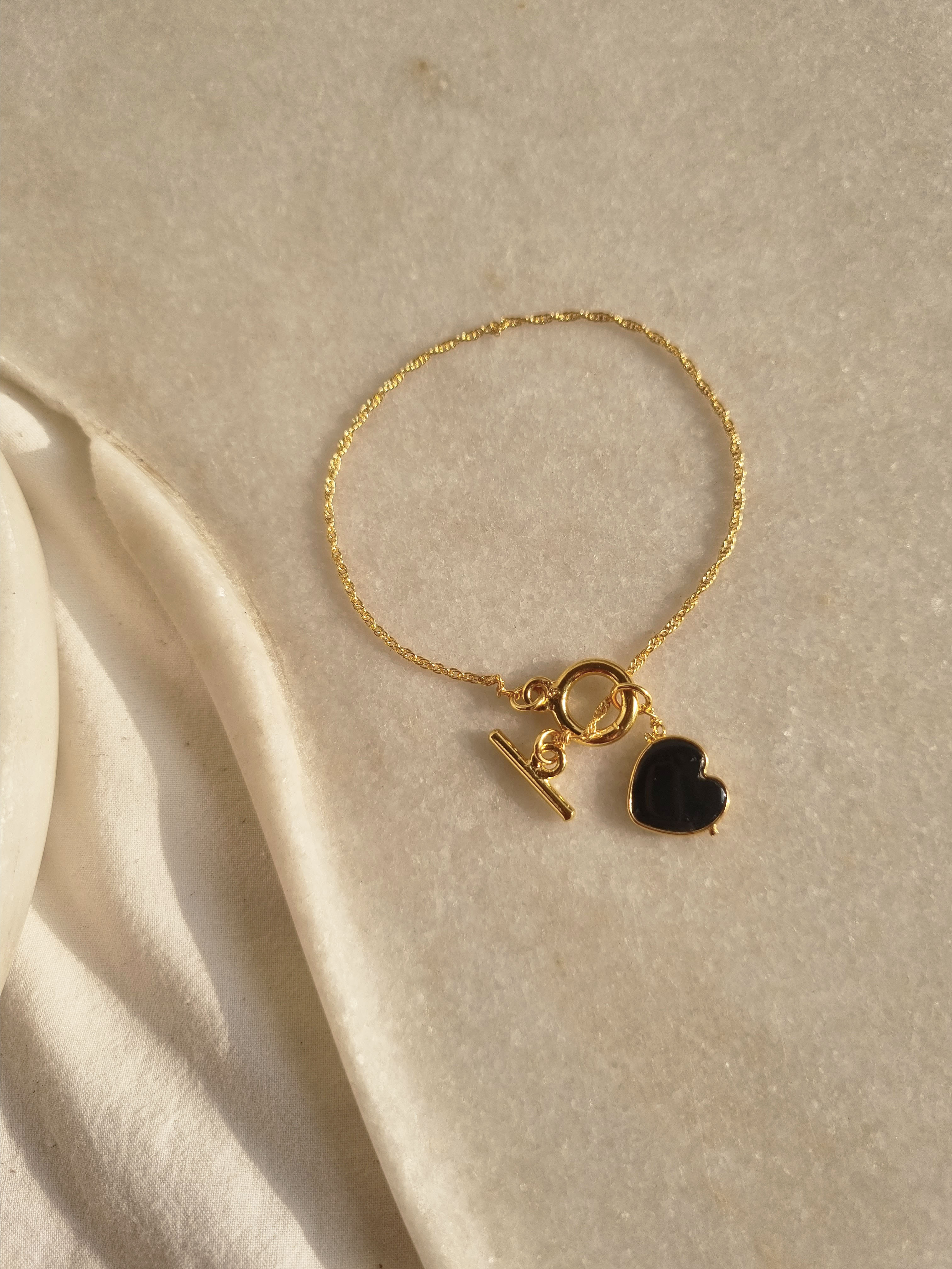 hart - Black Onyx Heart Toggle Bracelet