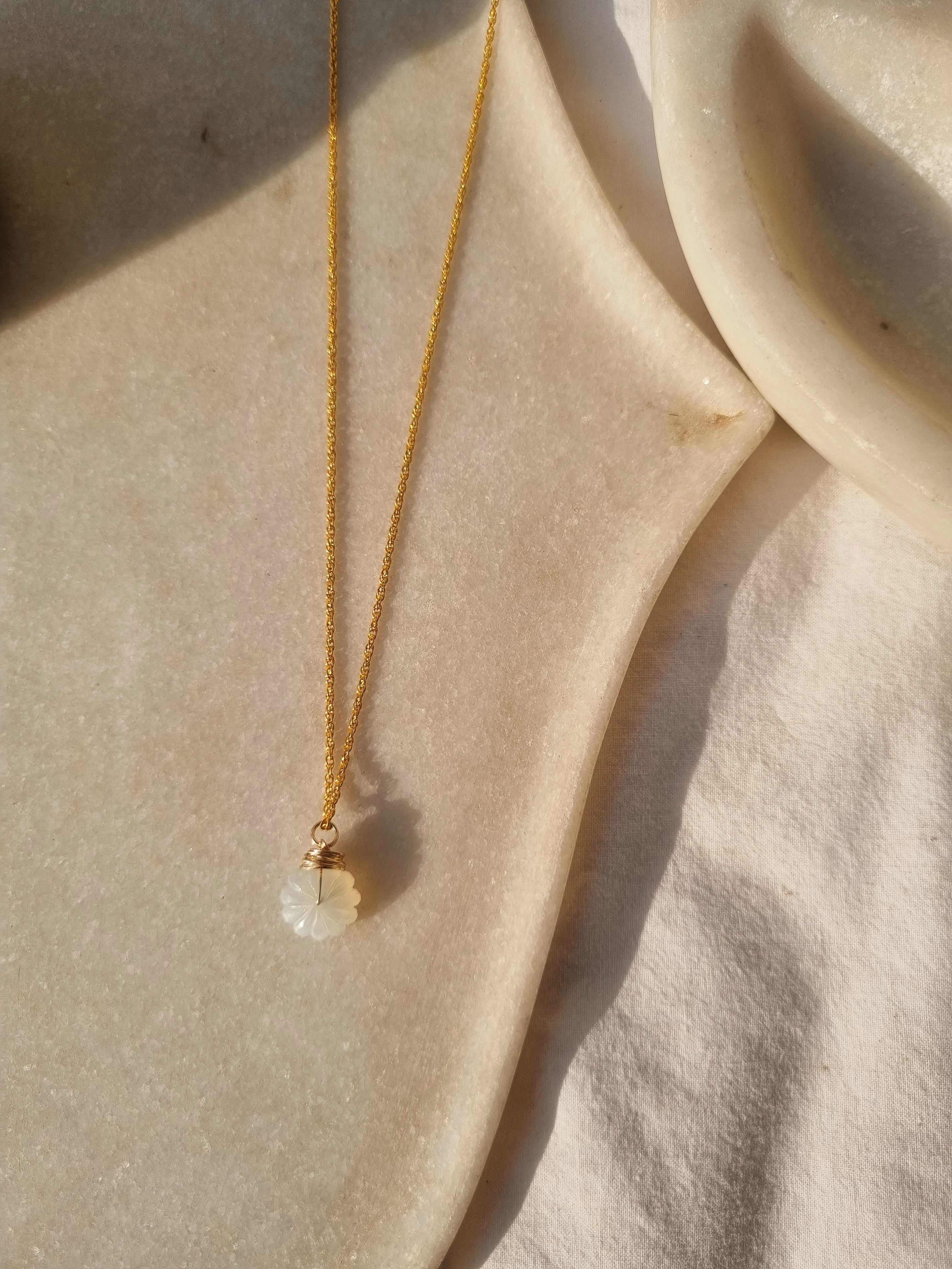 narur - White Moonstone Melon Pendant