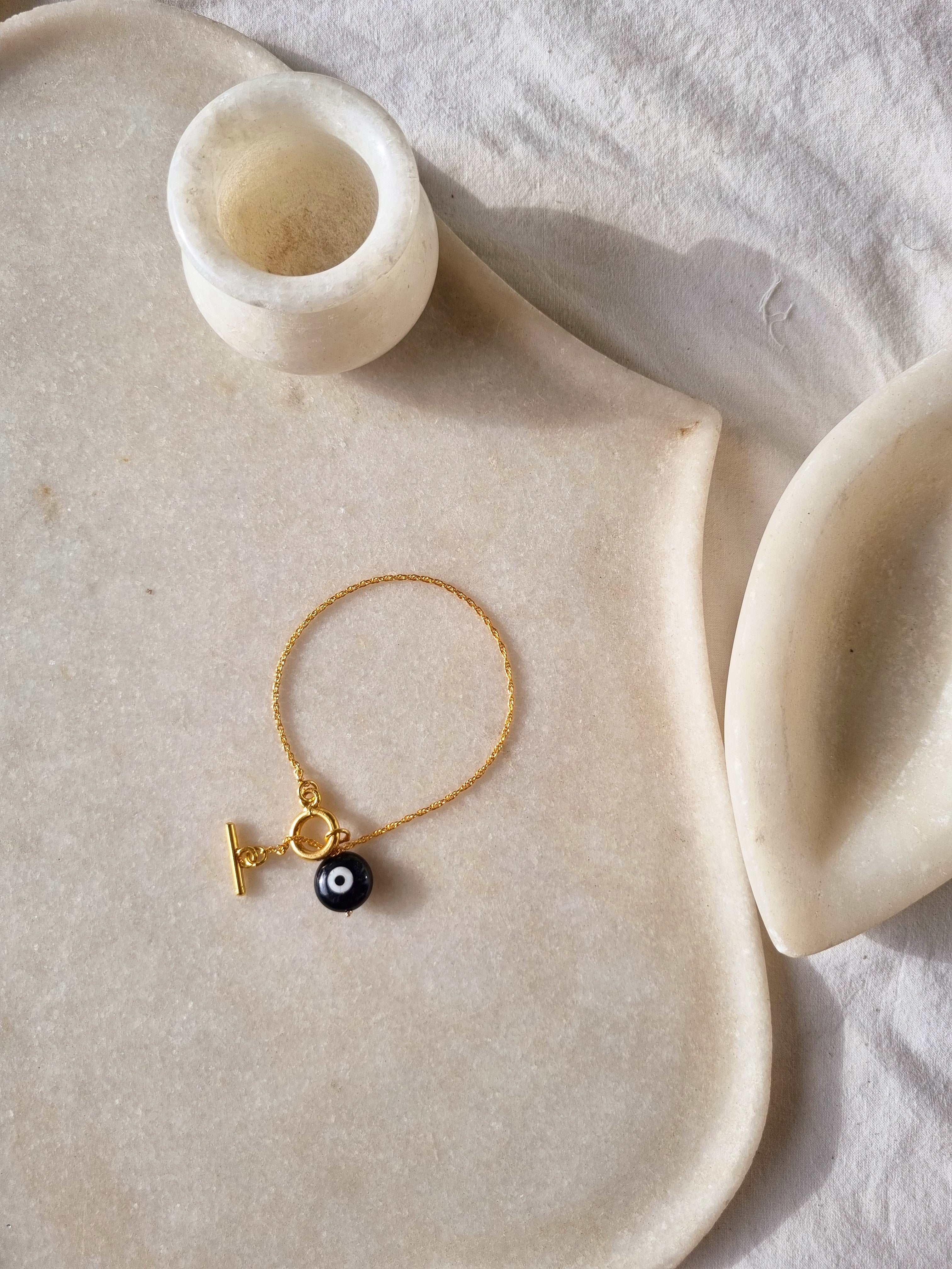 ayenan - Black Onyx Evil Eye Toggle Bracelet