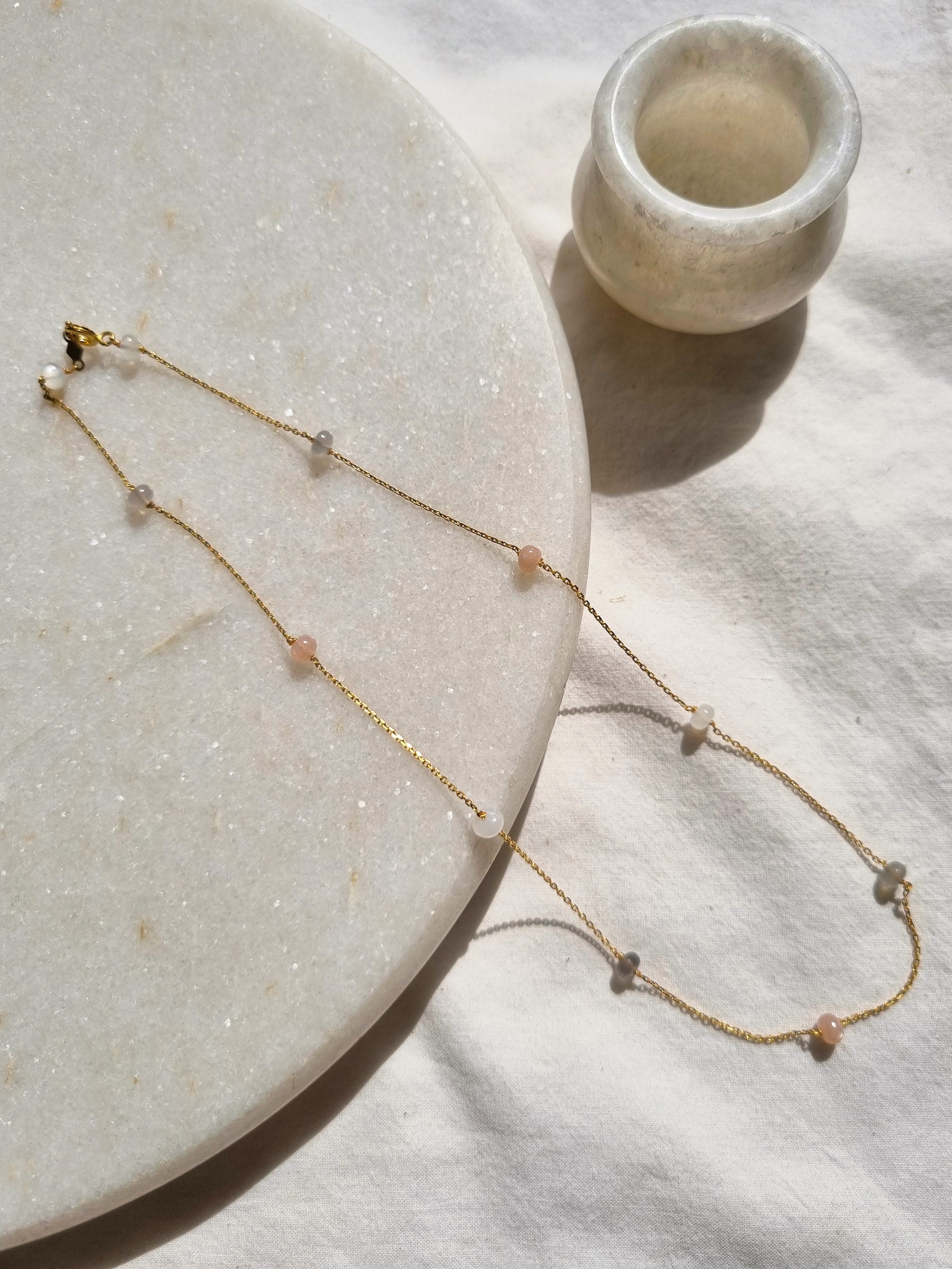 veti - Moonstone Choker