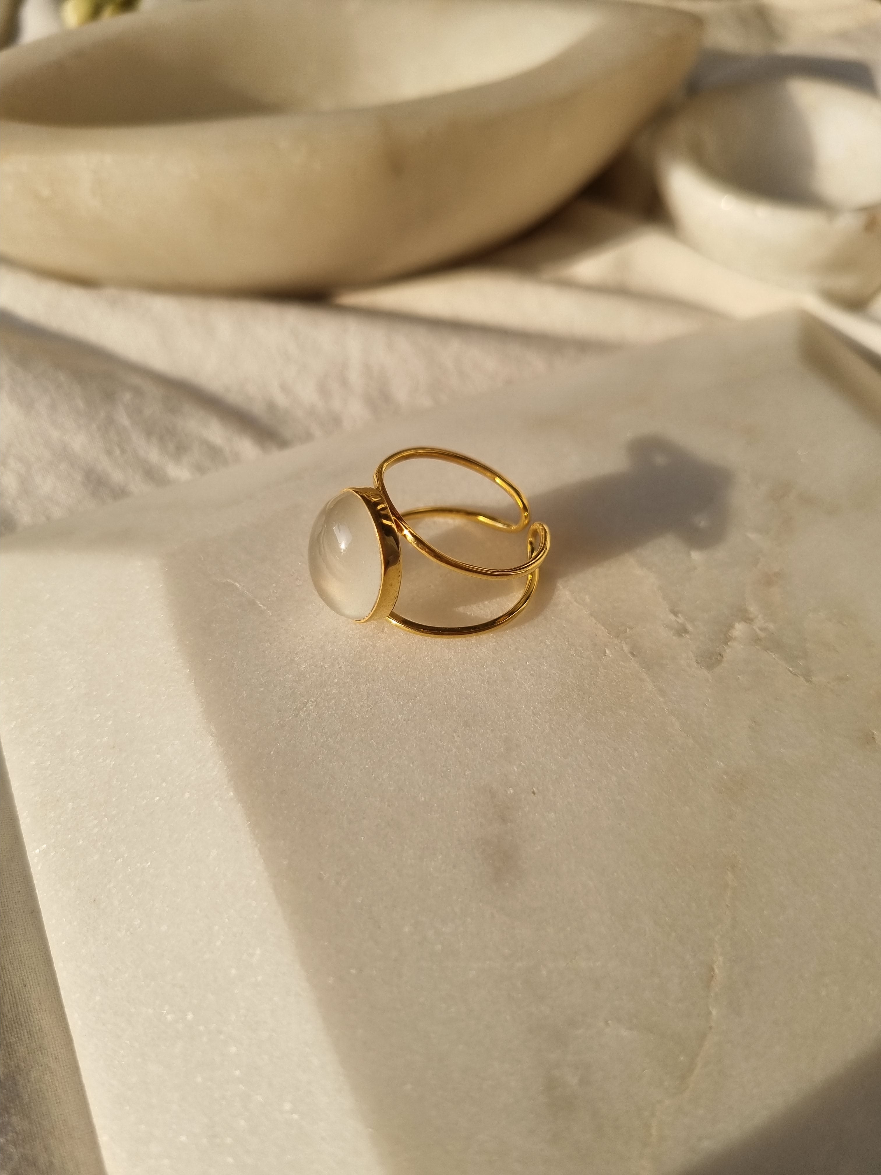 olivia - White Moonstone Ring