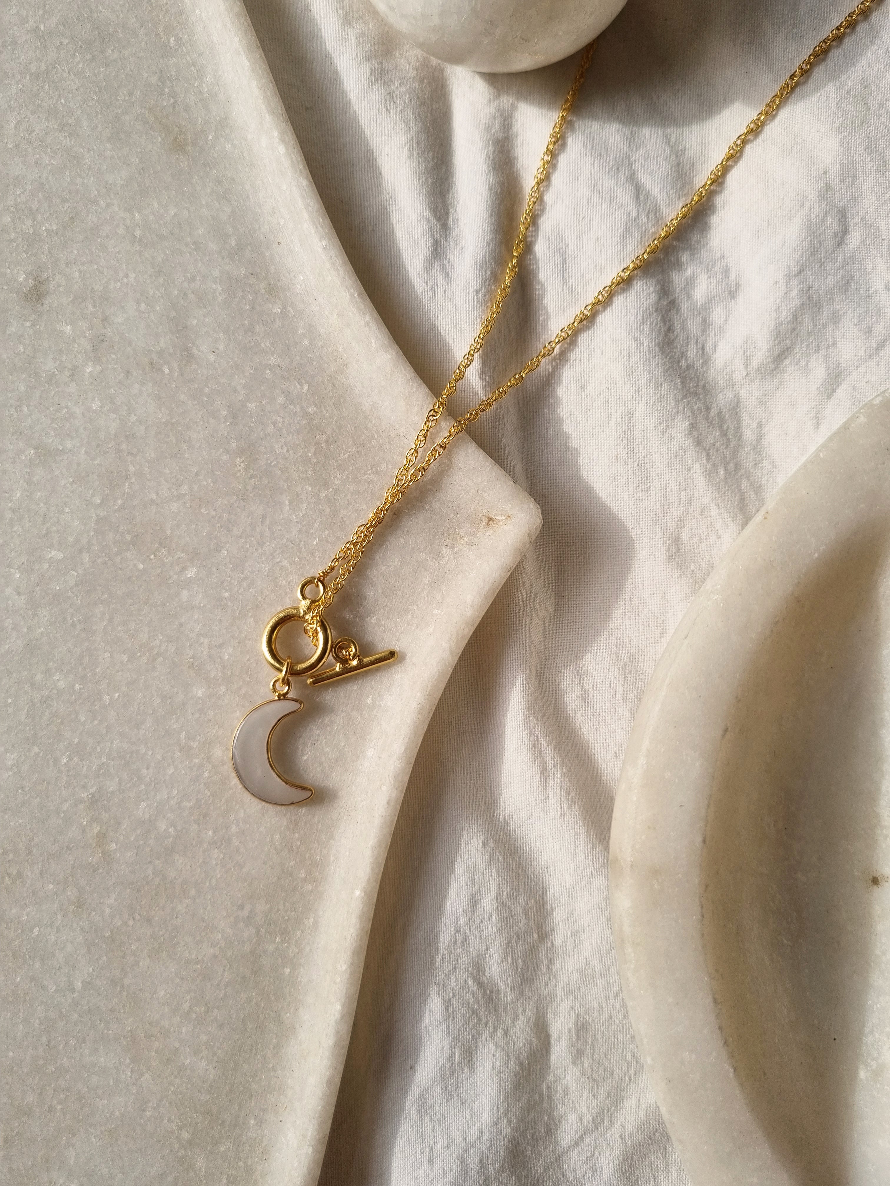 vara- White Moonstone Luna Toggle Pendant