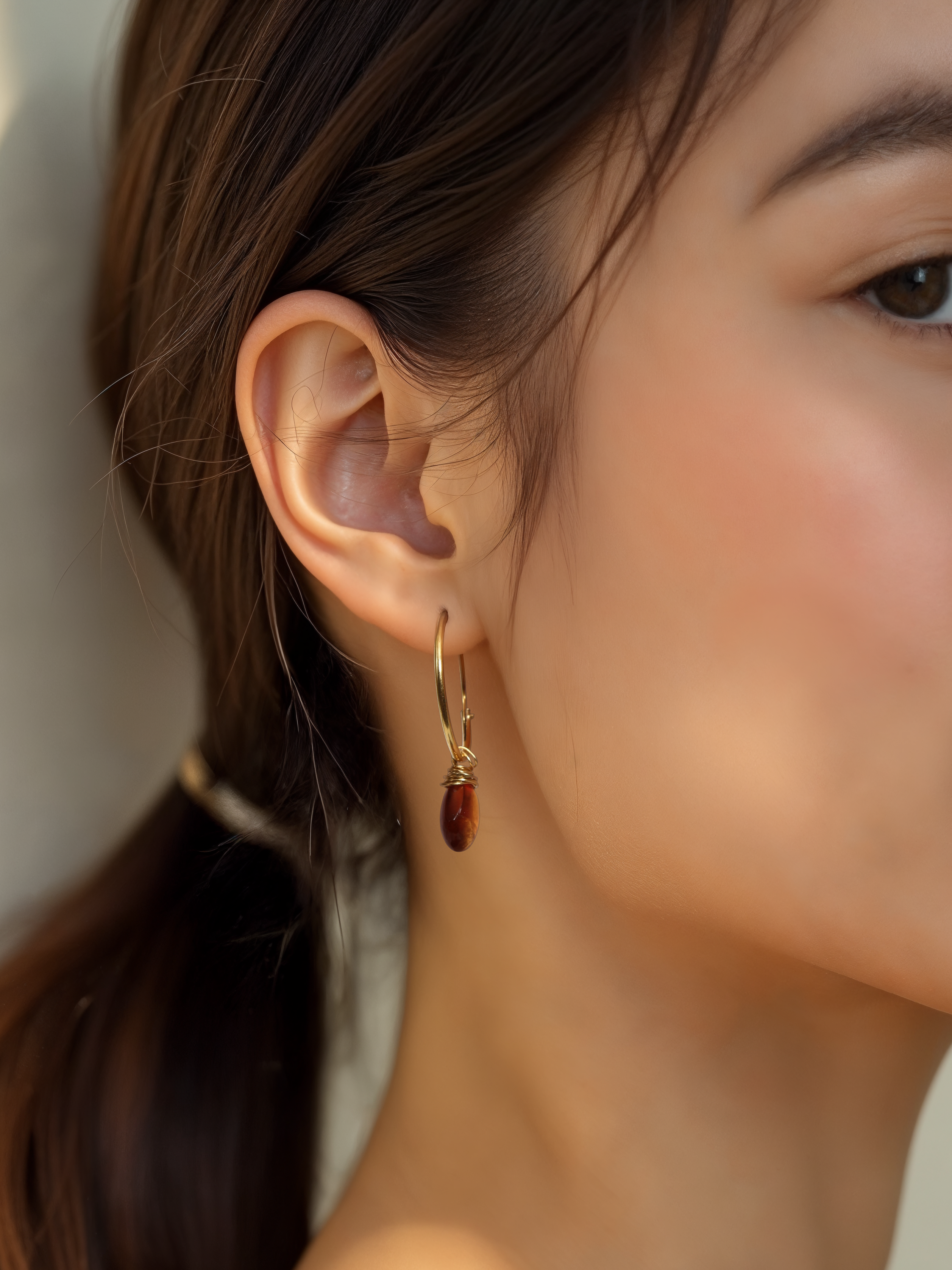 vars - Hessonite Quarter Moon Endless Hoops