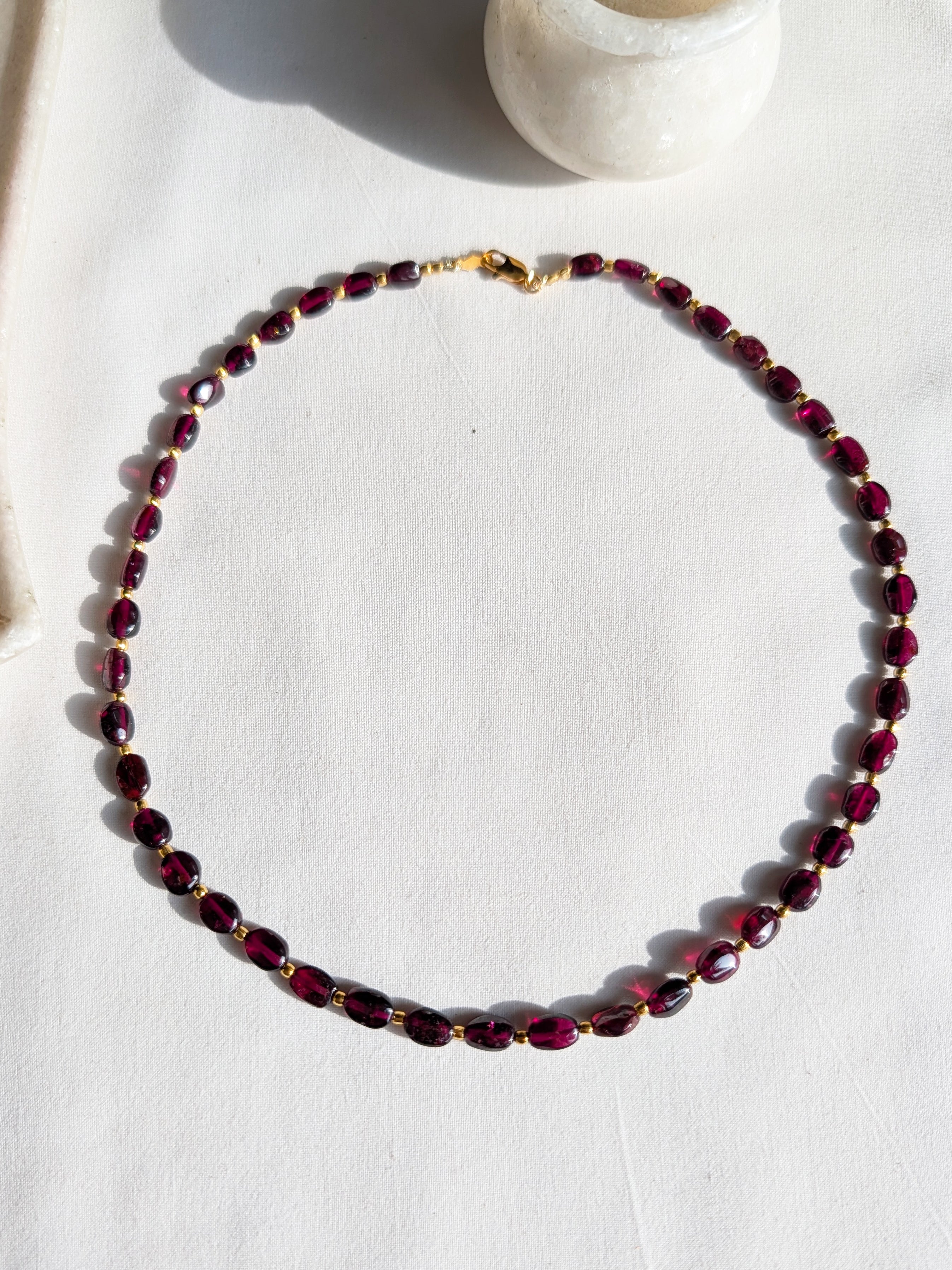 kirat - Garnet Oval Choker