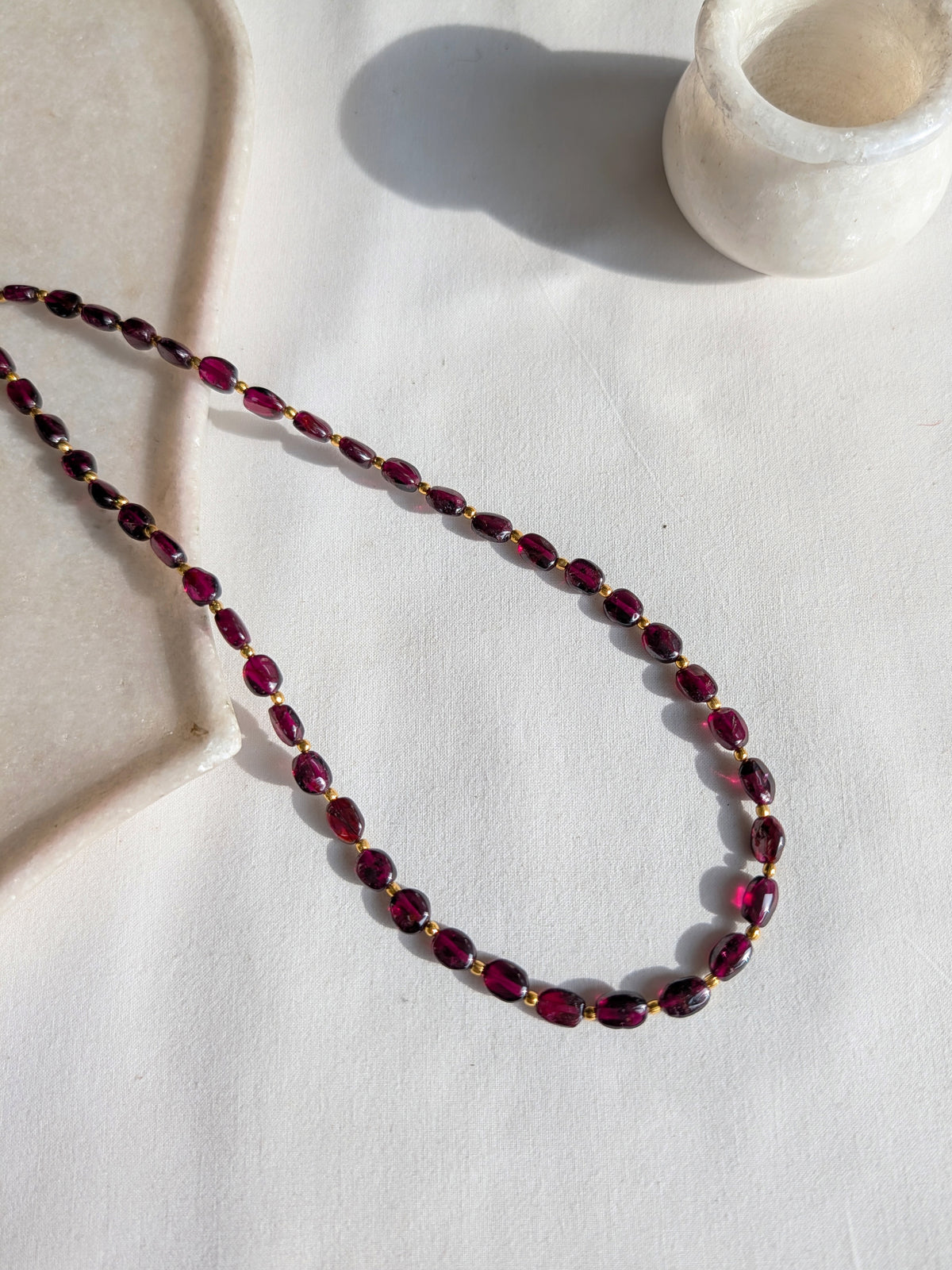 kirat - Garnet Oval Choker