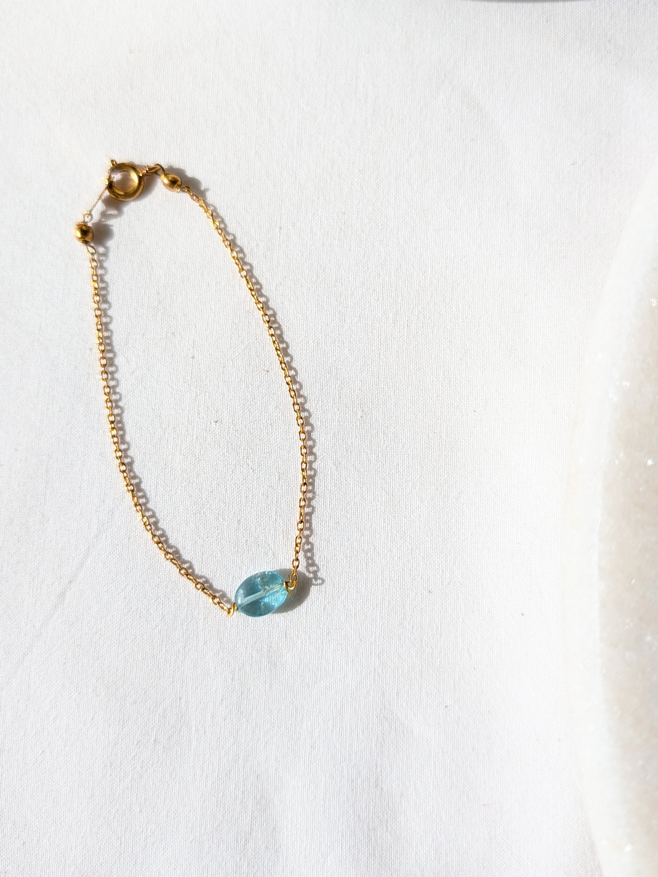 kesya - Apatite Oval Bracelet