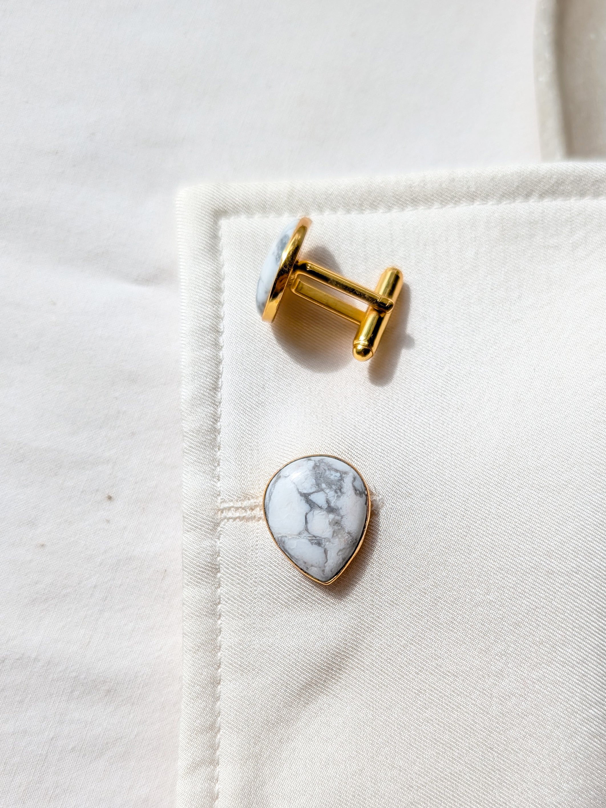 iyat - Howlite Almond Drop Cufflinks