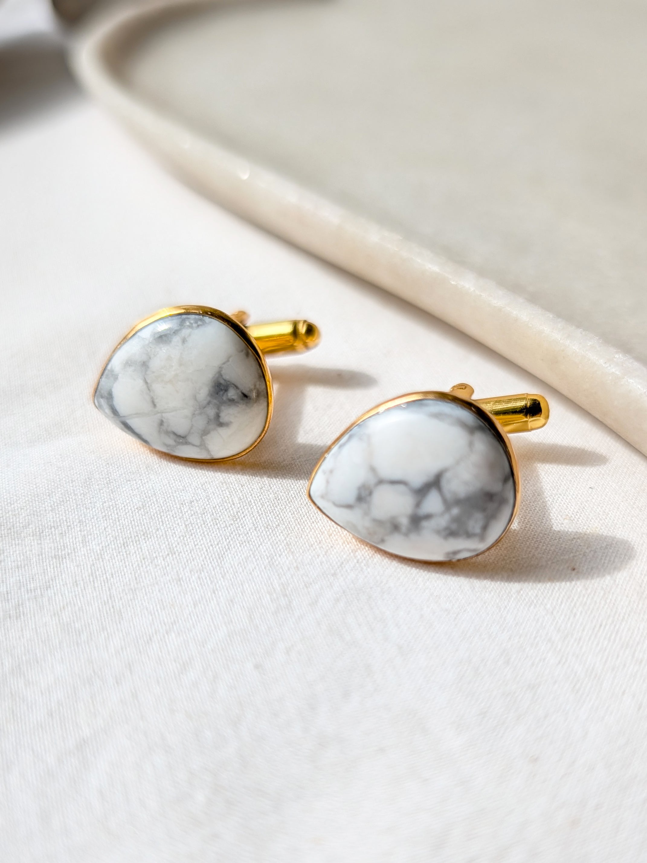 iyat - Howlite Almond Drop Cufflinks
