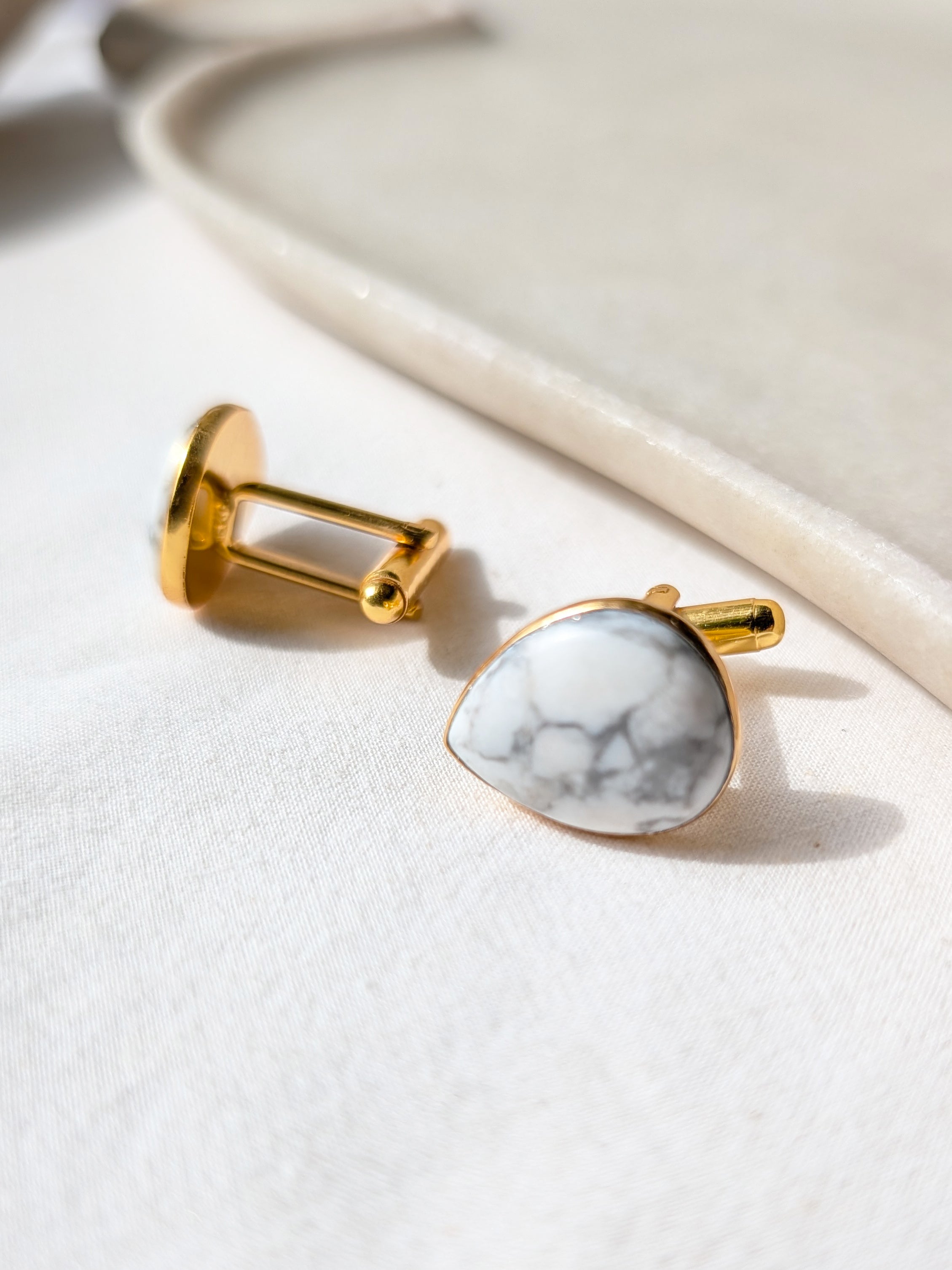 iyat - Howlite Almond Drop Cufflinks
