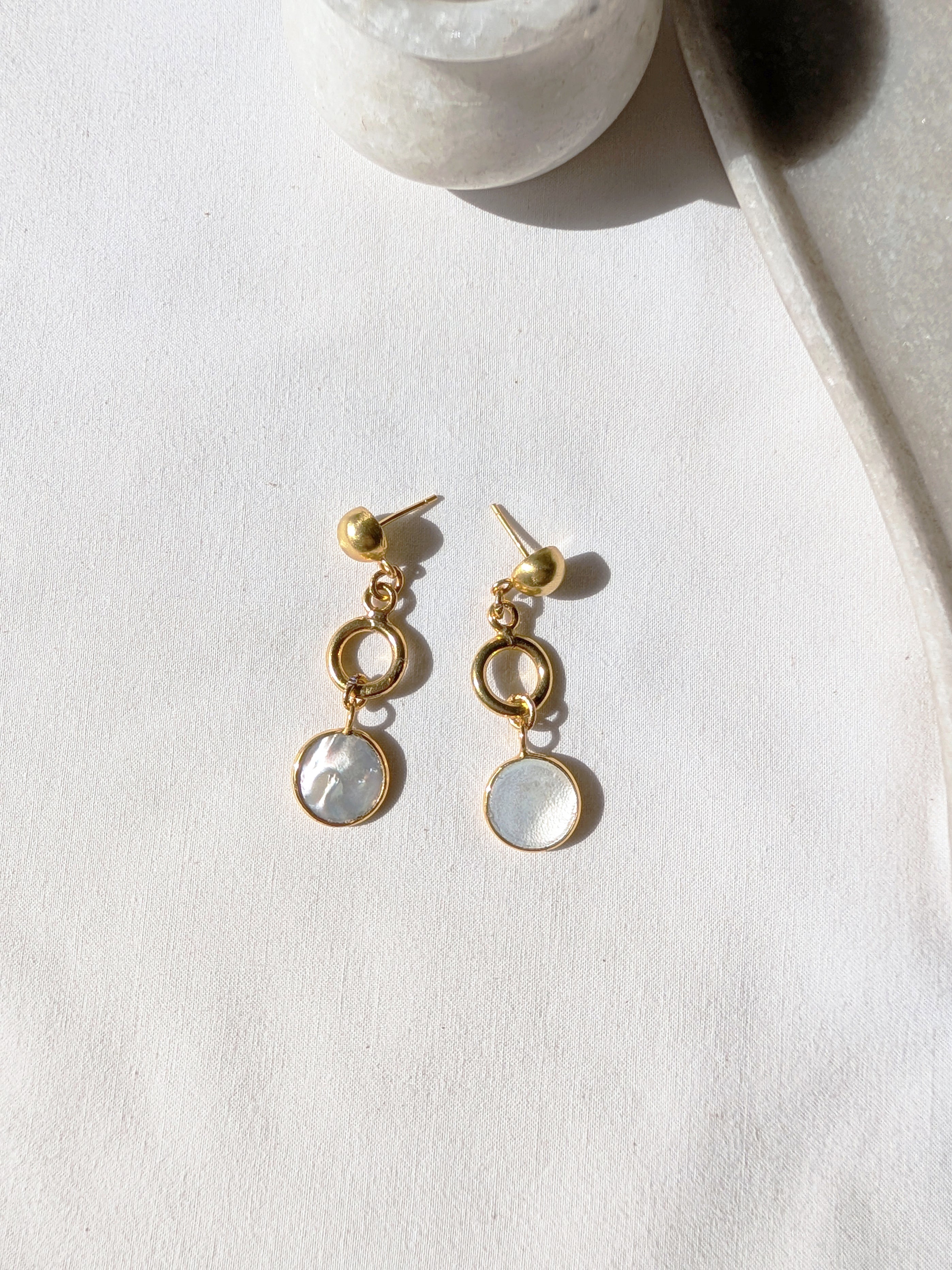 haes - Mother of Pearl Round Stud Danglers