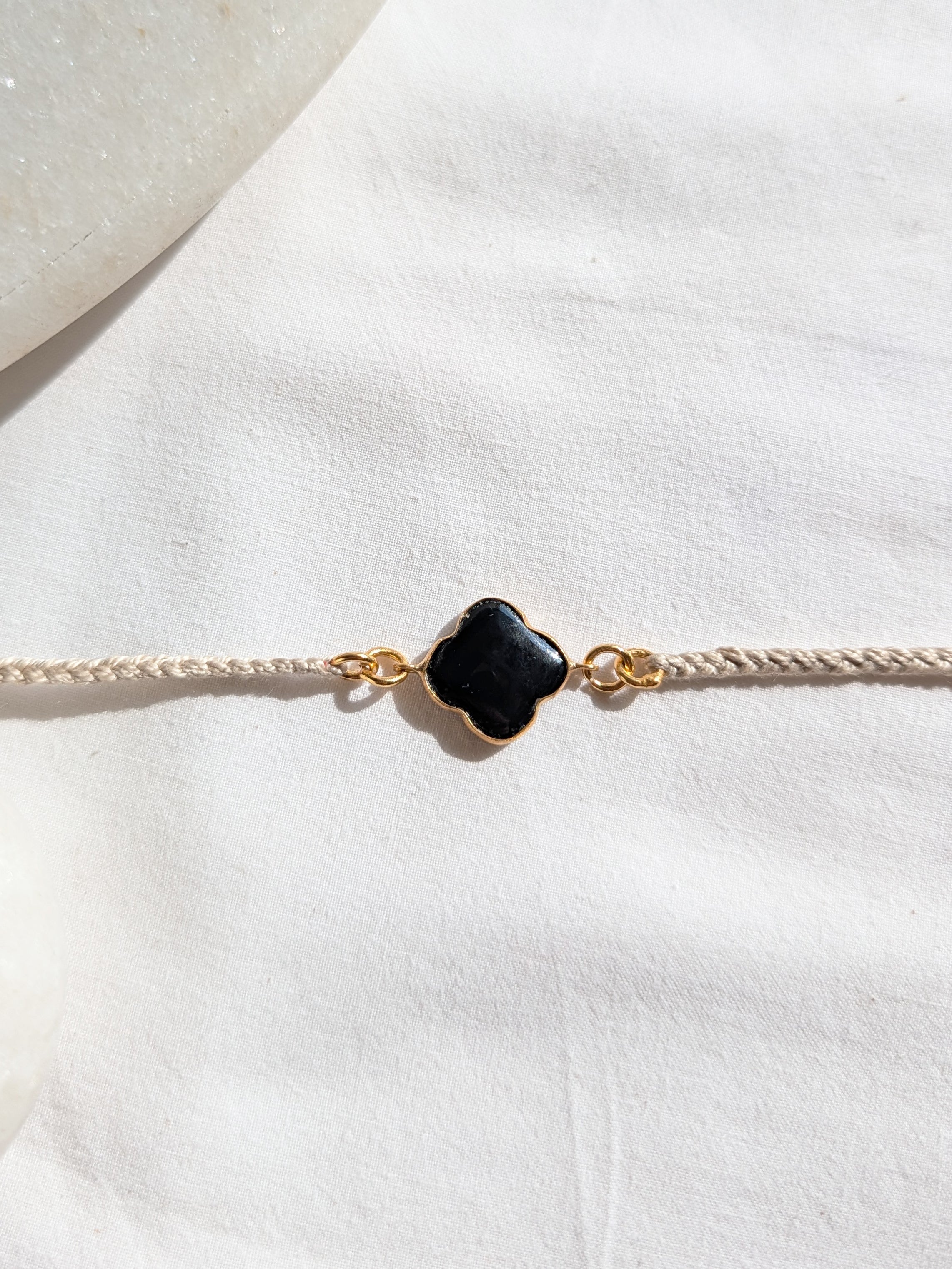 kasana - Black Onyx Clover Charm Rakhi