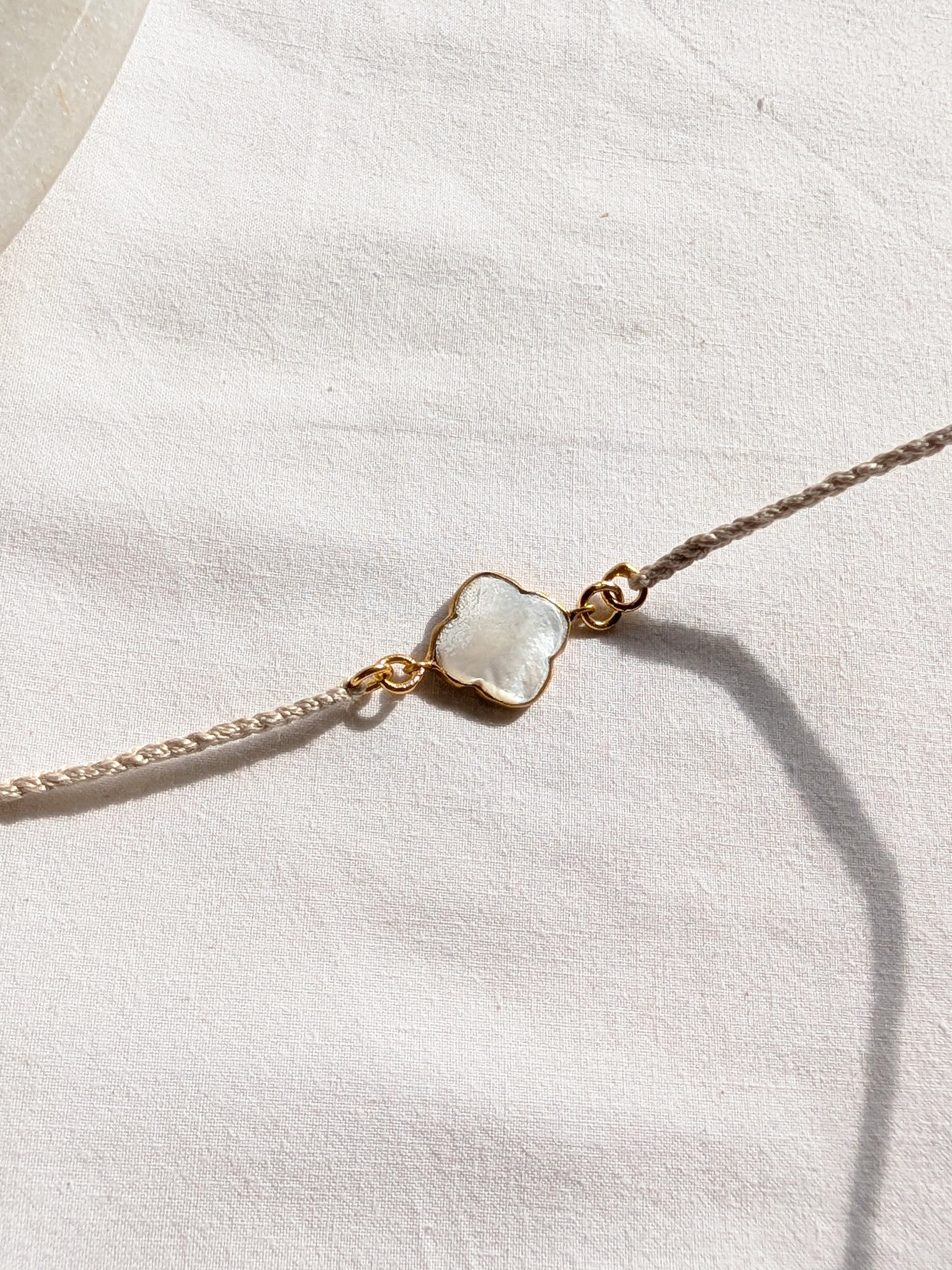 kasana - Mother of Pearl Clover Charm Rakhi