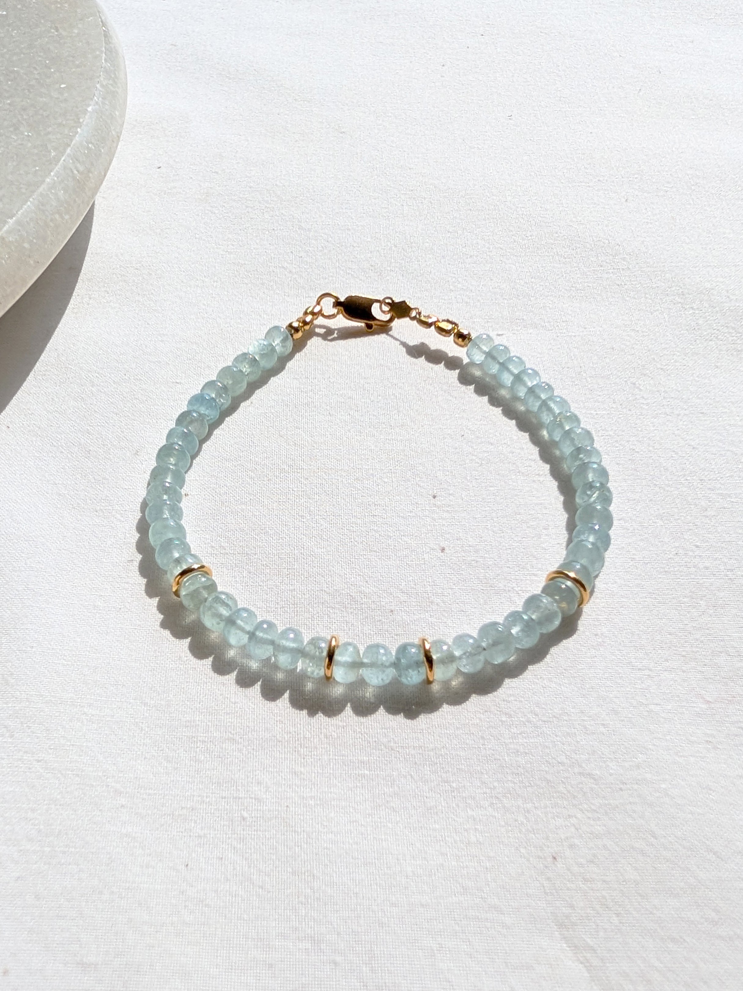 jiva - Aquamarine Baati Beaded Bracelet