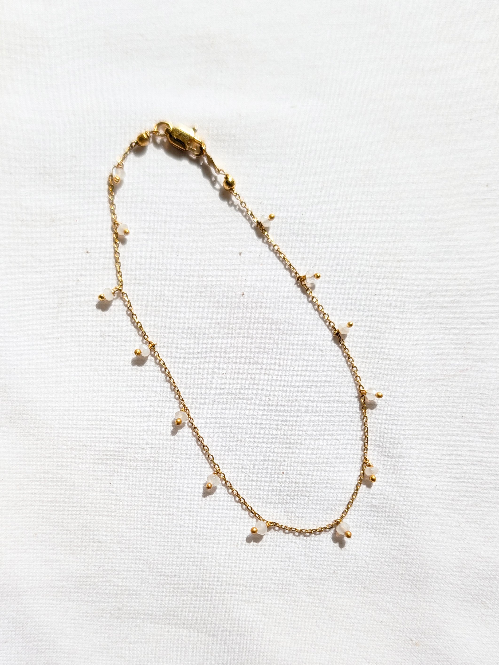 apita - White Moonstone Baati Drop Anklet