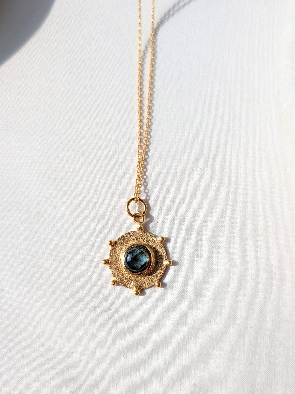 arka - Labradorite Halo Pendant