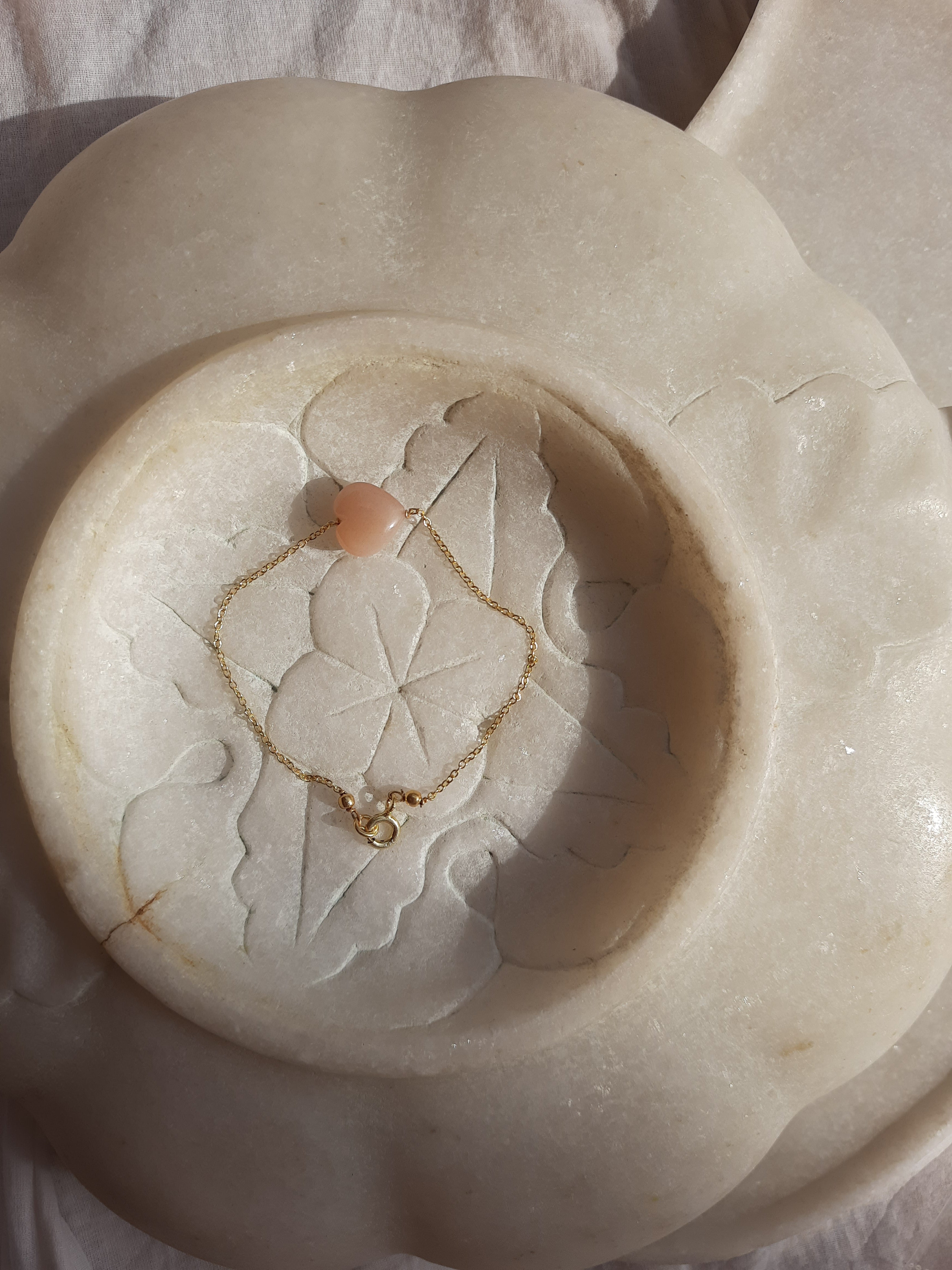 arsat - Peach Moonstone Heart Bracelet