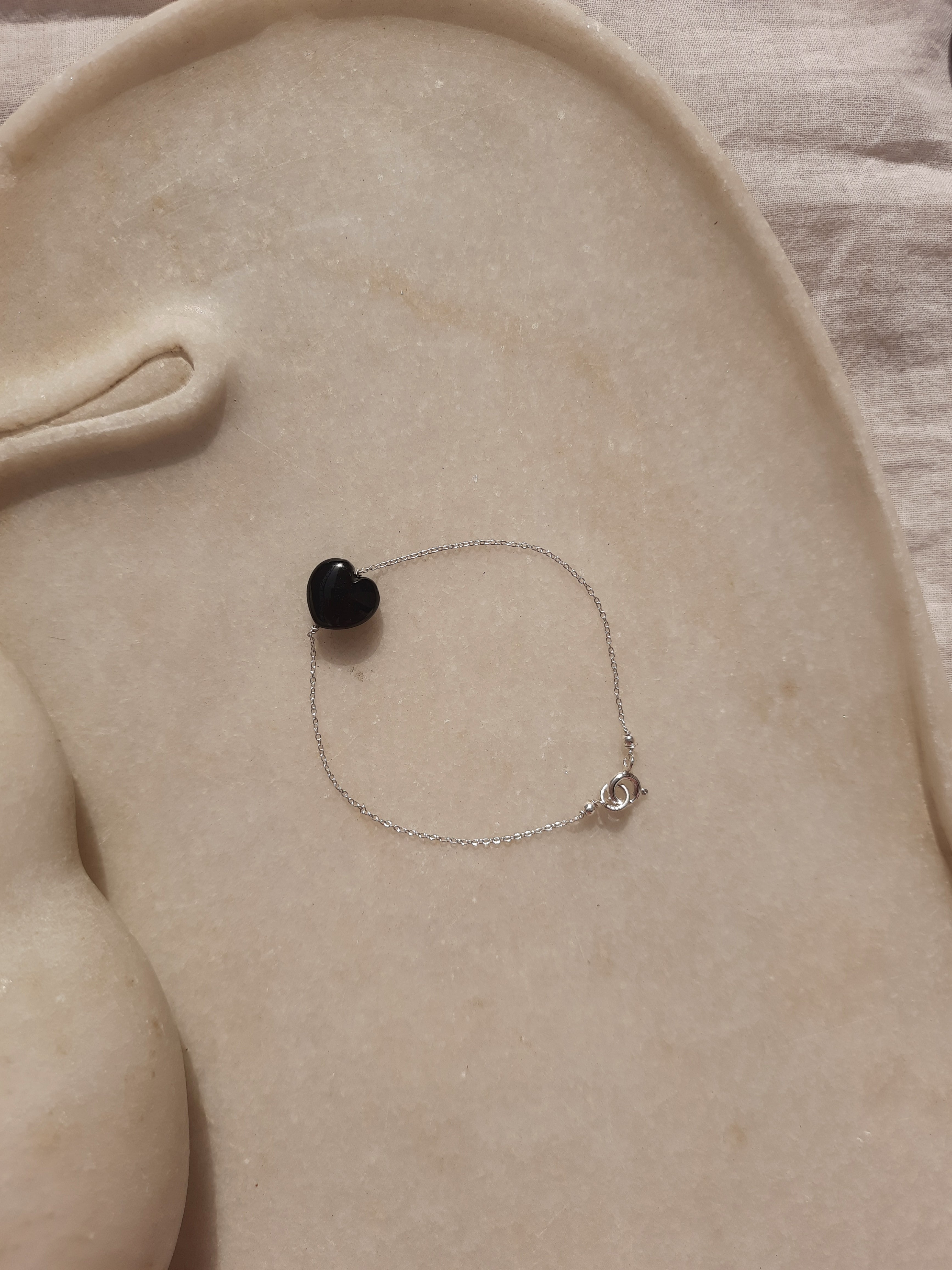 kauri -  Black Onyx Heart Bracelet