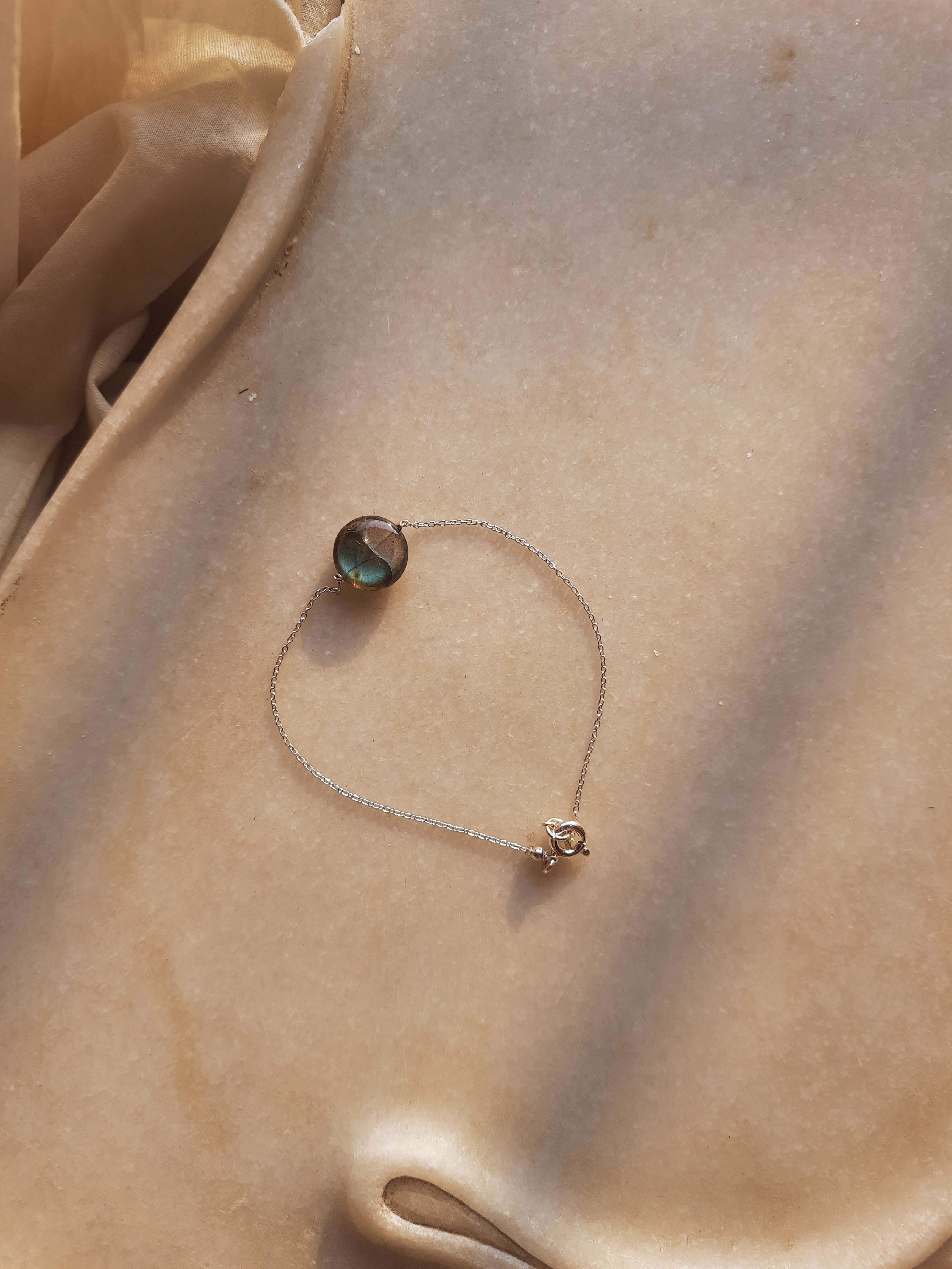 matsya - Labradorite Round Bracelet