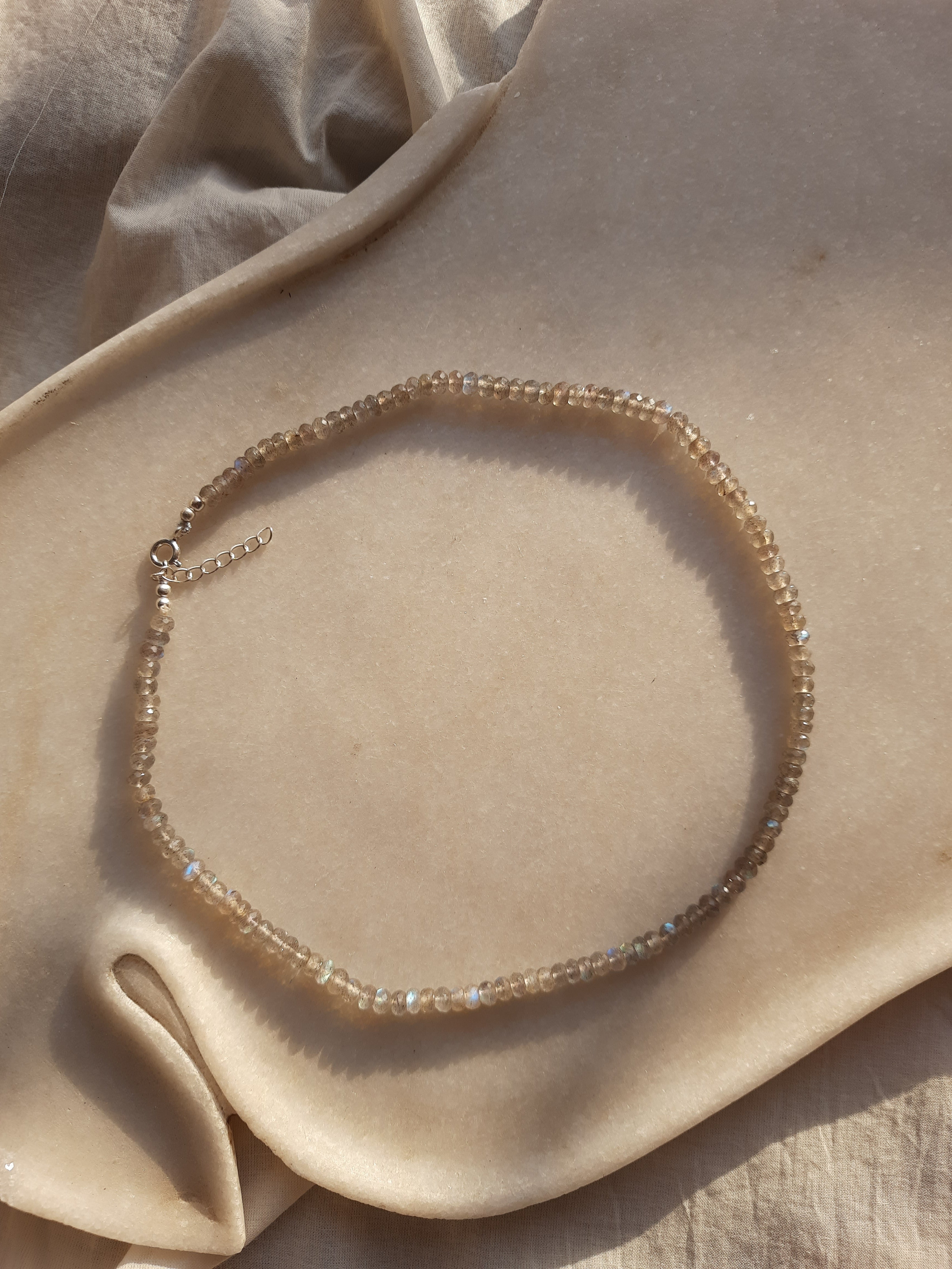 avar - Labradorite Baati Strand