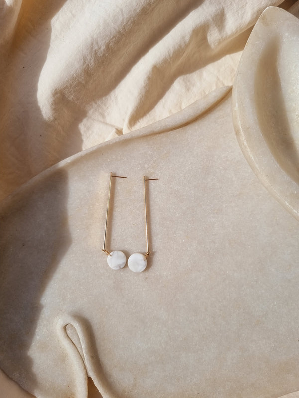 linna - Howlite Round Stick Earrings