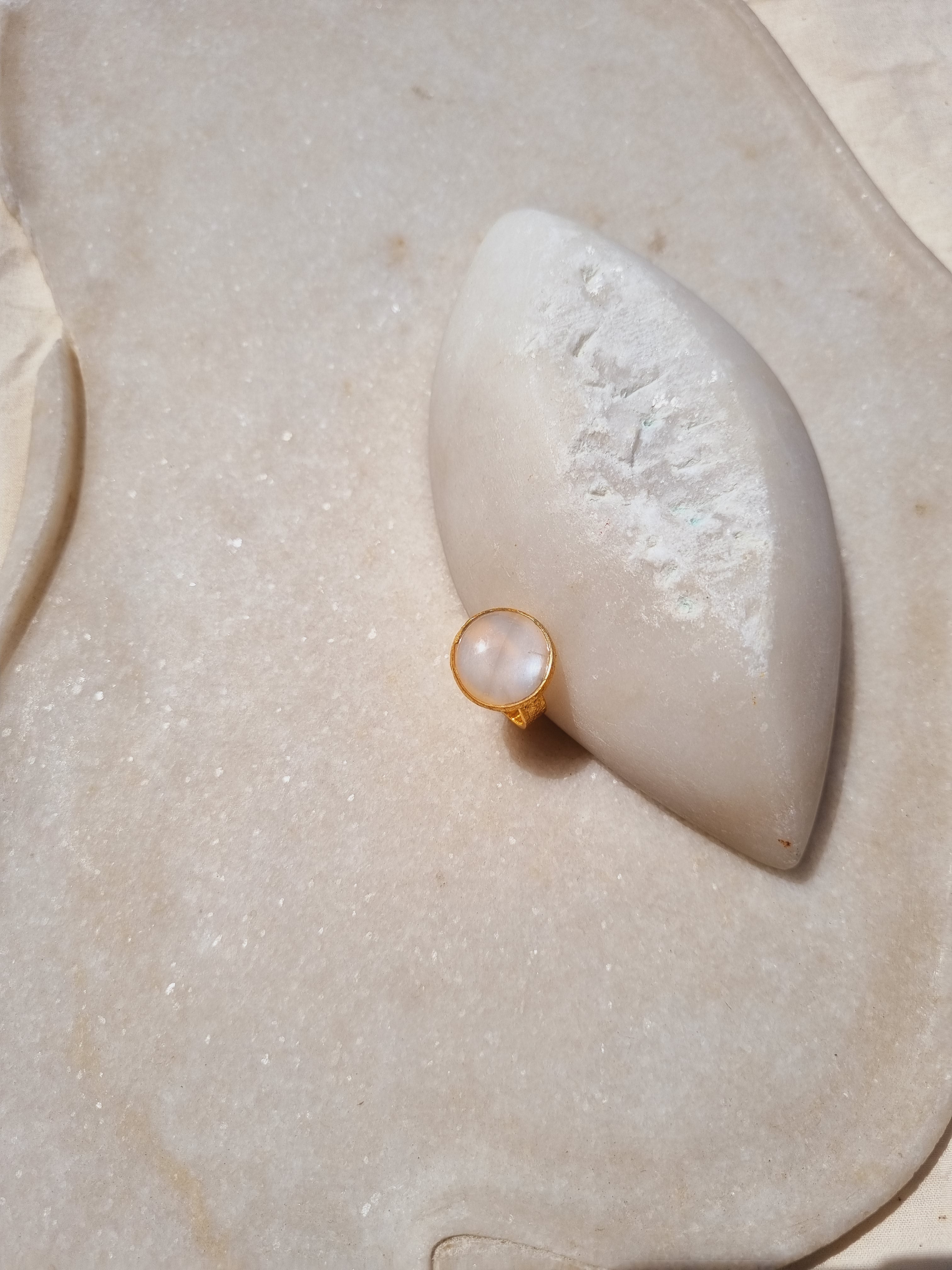 saani - White Moonstone Saturn Ring
